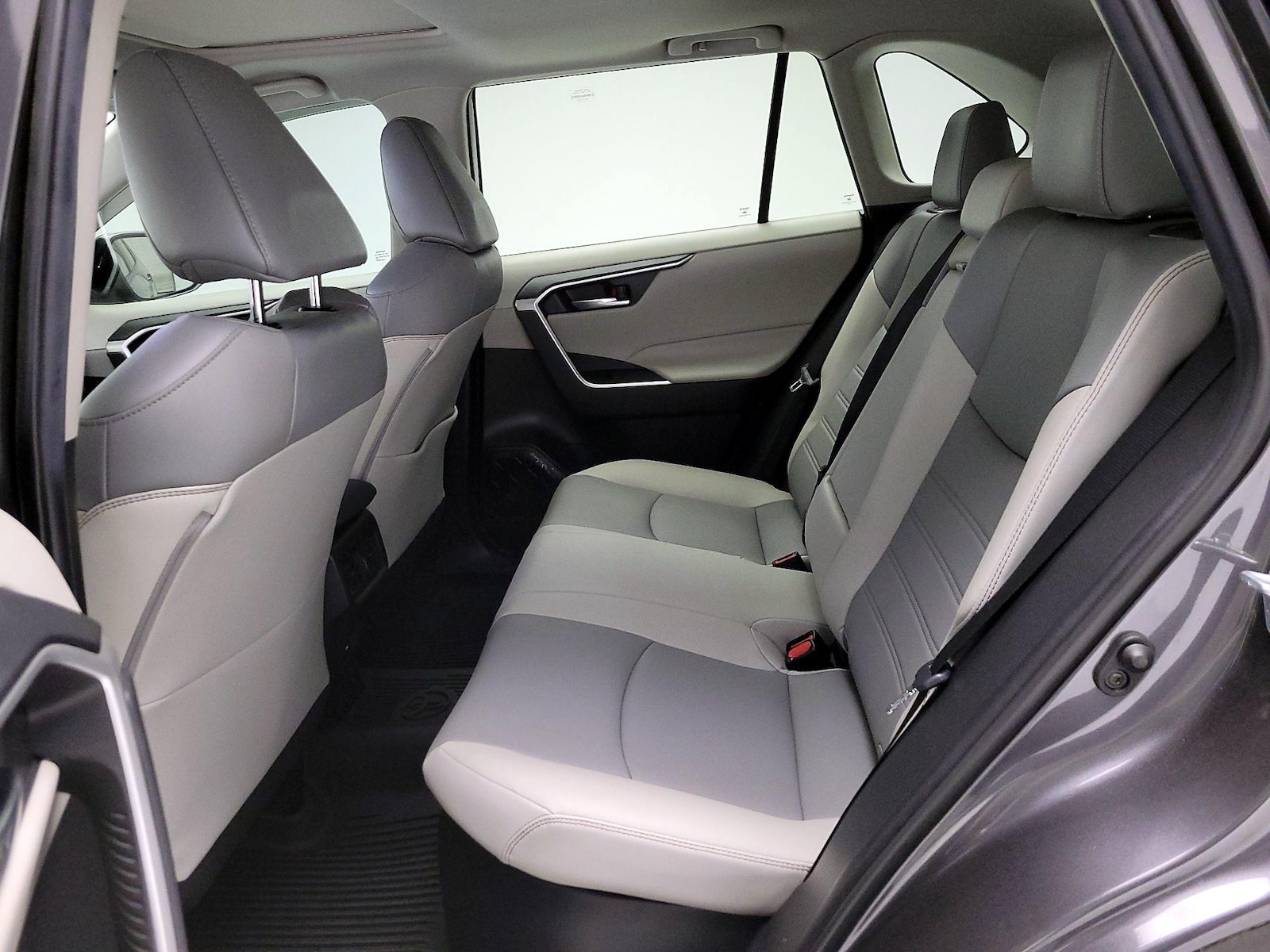 2021 Toyota RAV4 XLE Premium - Photo 19