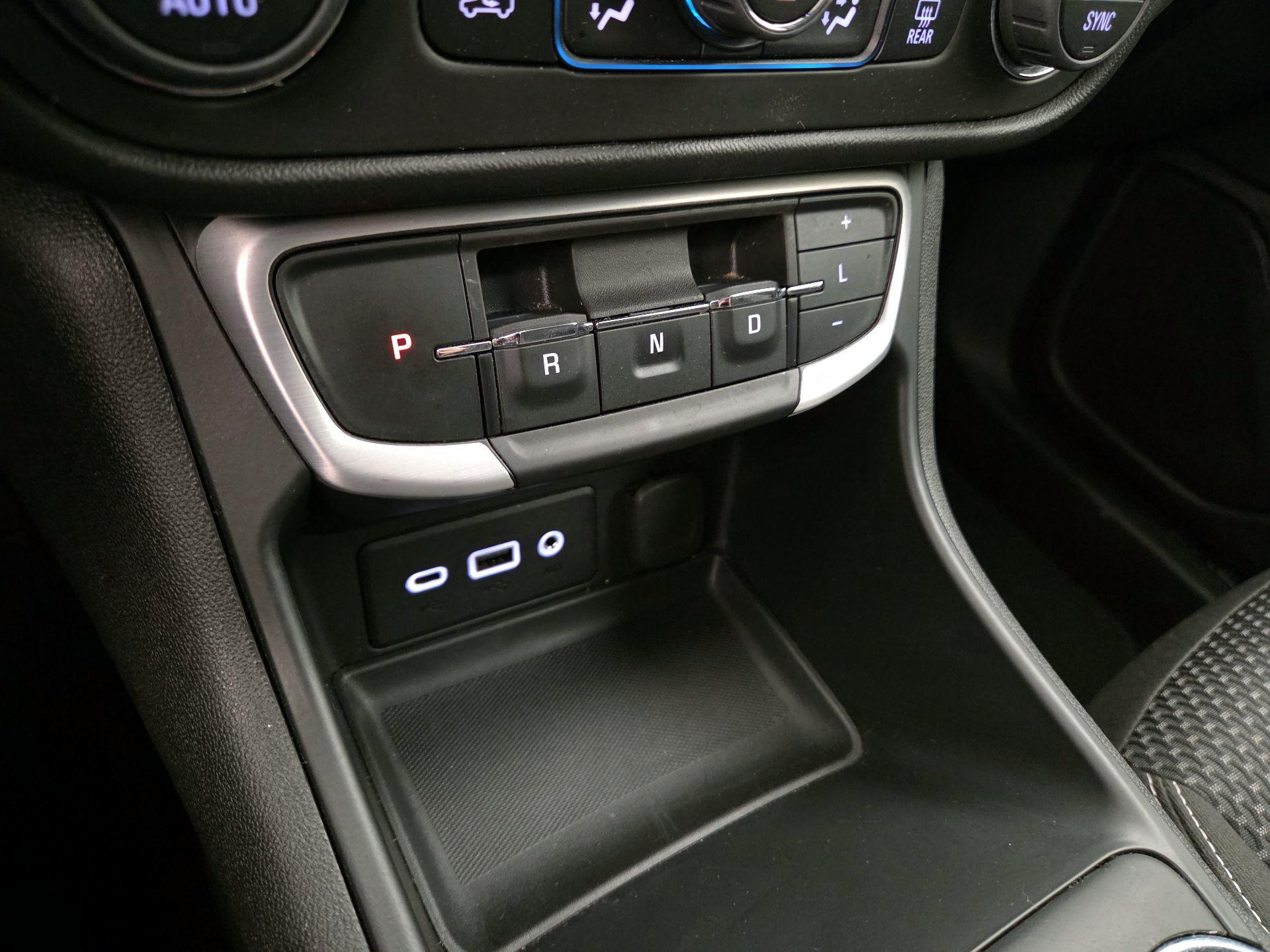 Thumbnail: 2022 GMC Terrain - 17