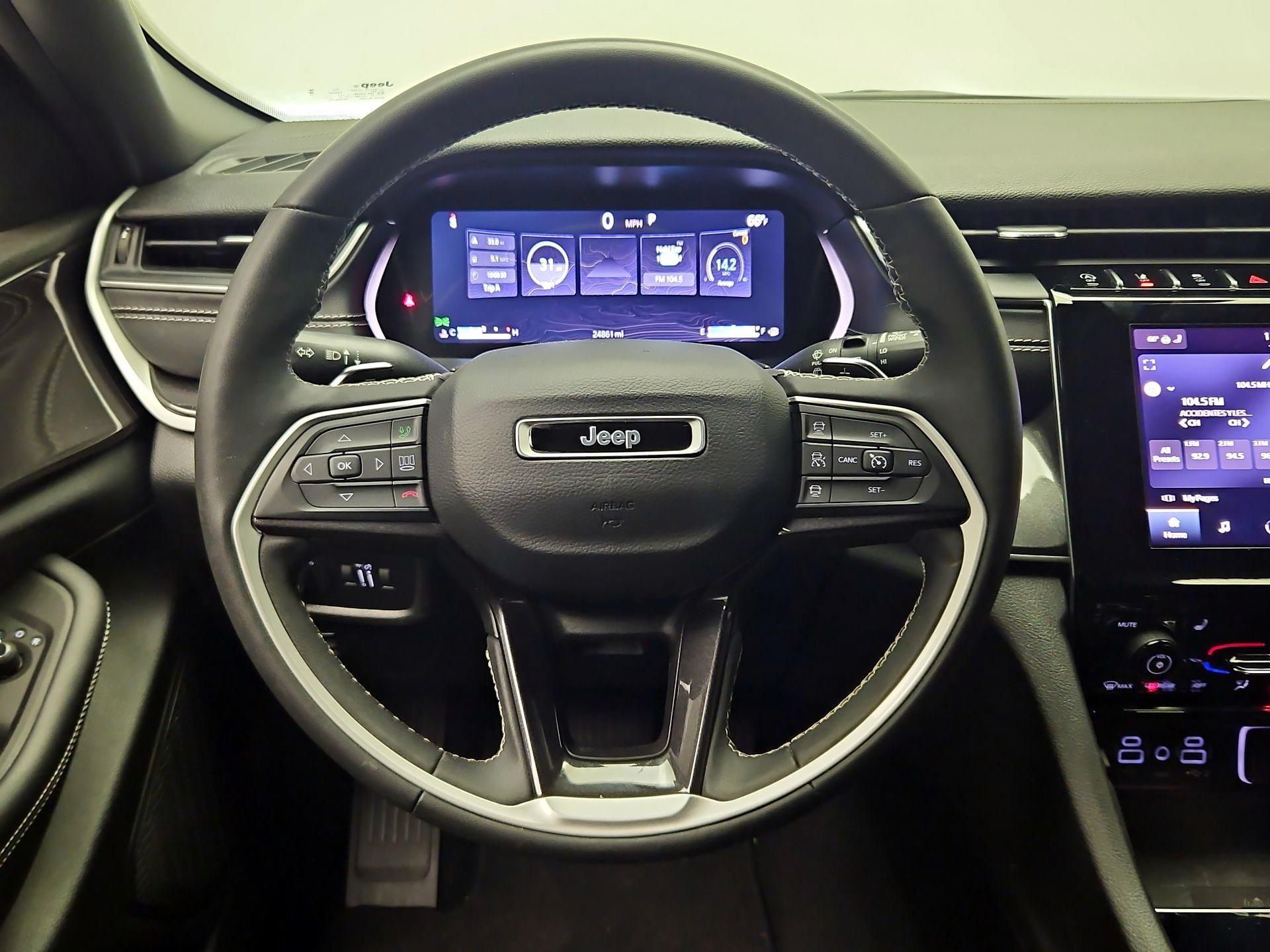 Thumbnail: 2023 Jeep Grand Cherokee - 10