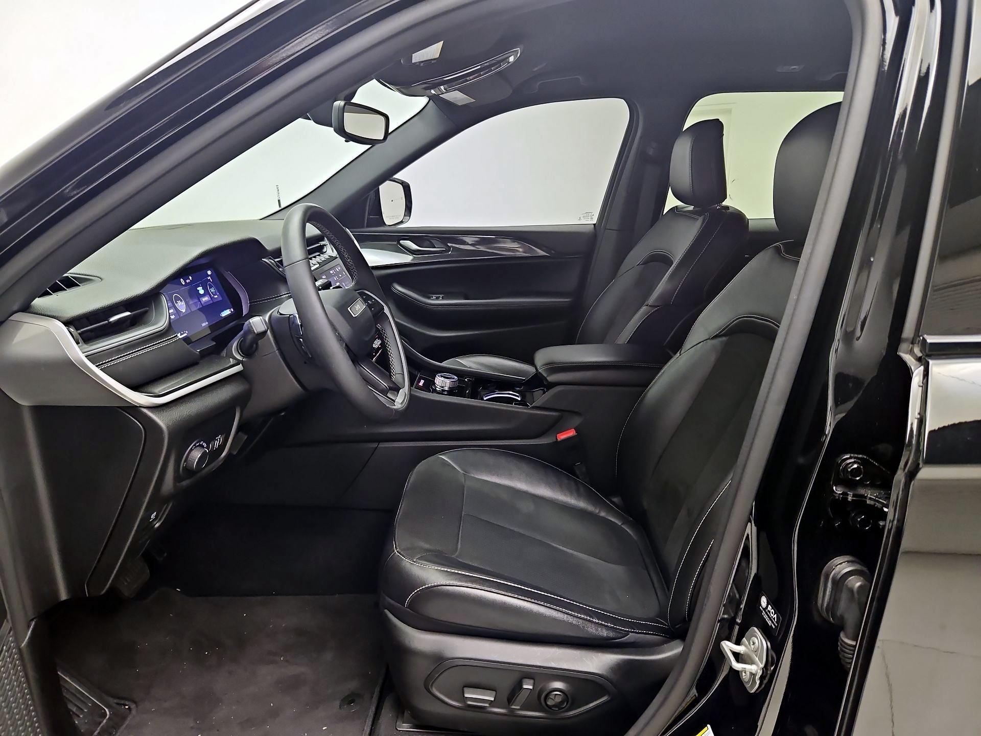 Thumbnail: 2023 Jeep Grand Cherokee - 11