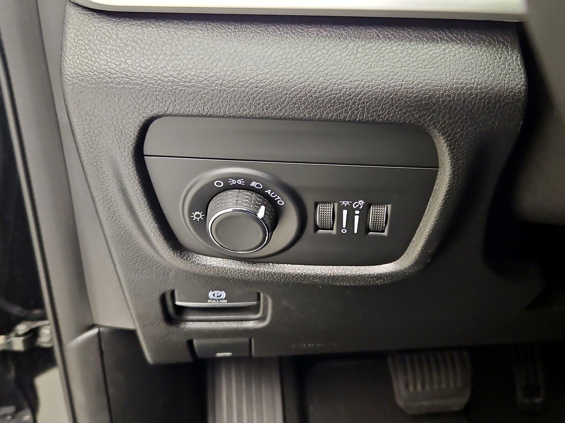 Thumbnail: 2023 Jeep Grand Cherokee - 13