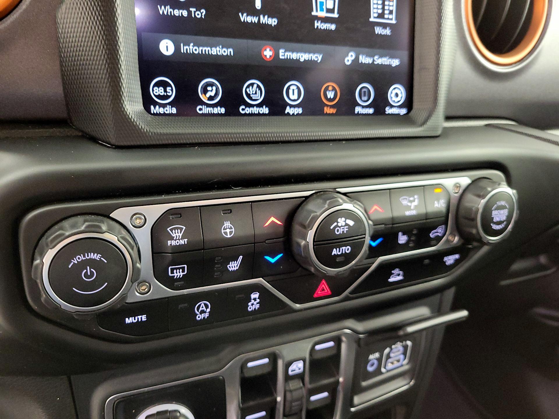 Thumbnail: 2023 Jeep Gladiator - 17