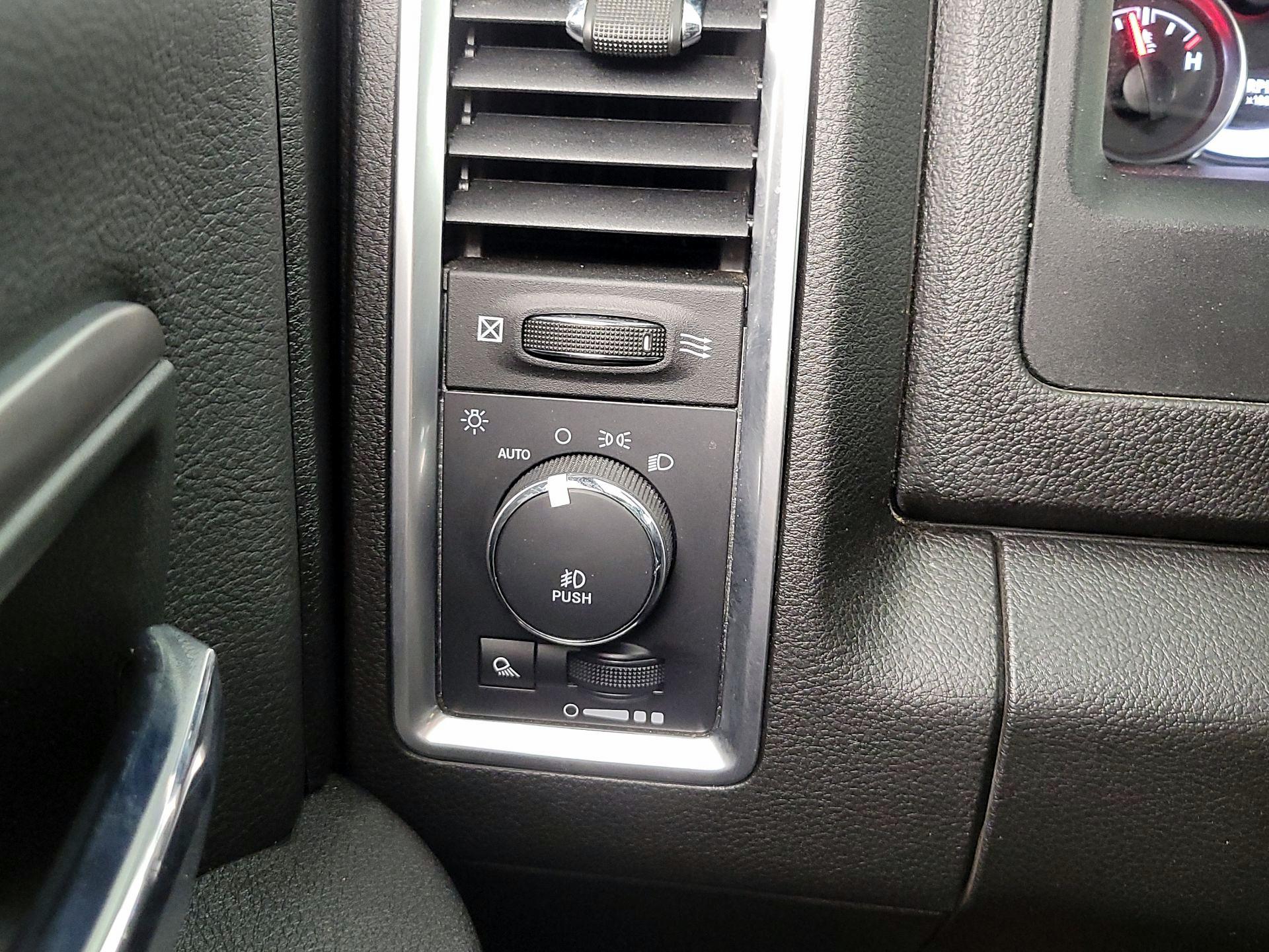 Thumbnail: 2022 RAM 1500 Classic - 13
