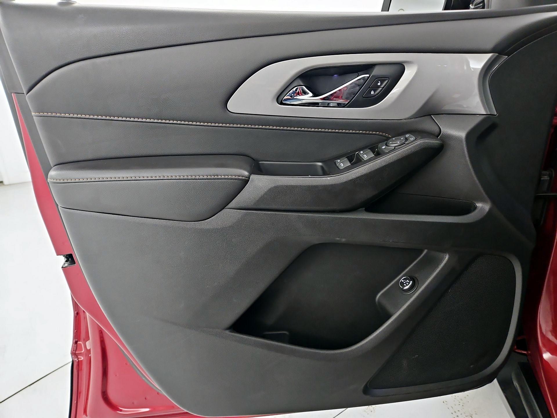 Thumbnail: 2020 Chevrolet Traverse - 12
