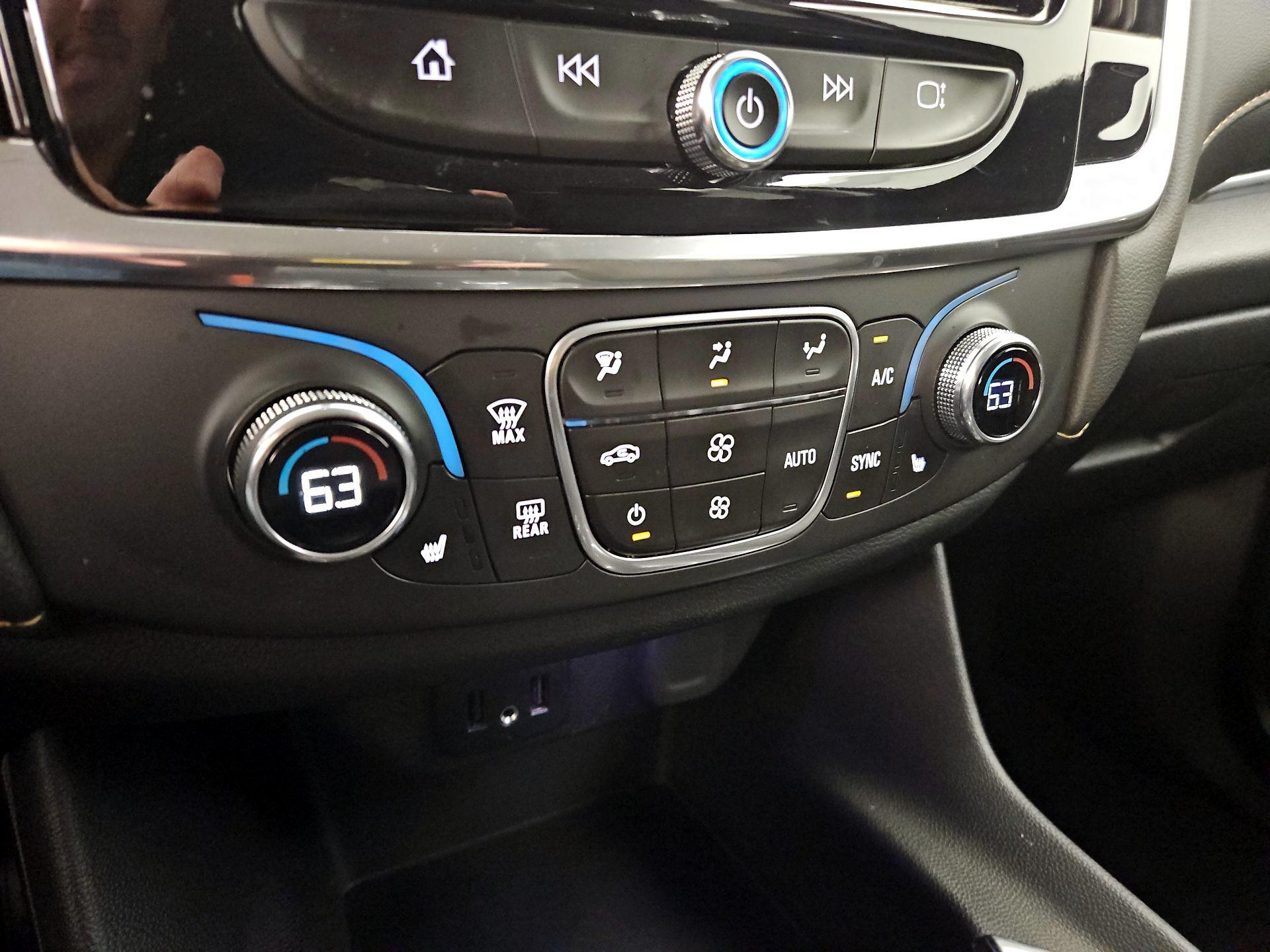 Thumbnail: 2020 Chevrolet Traverse - 16