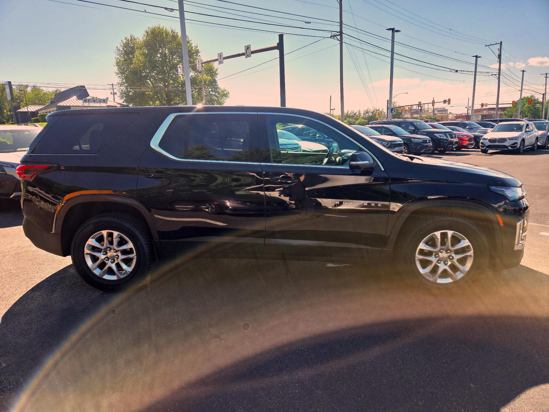 Thumbnail: 2023 Chevrolet Traverse - 4