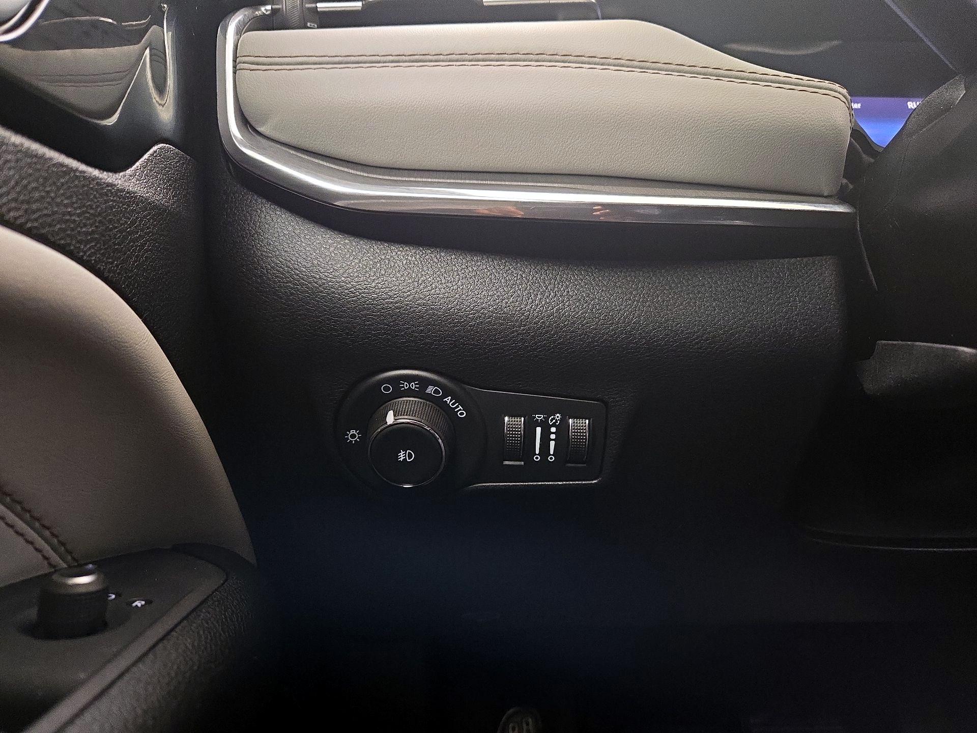 Thumbnail: 2023 Jeep Compass - 13