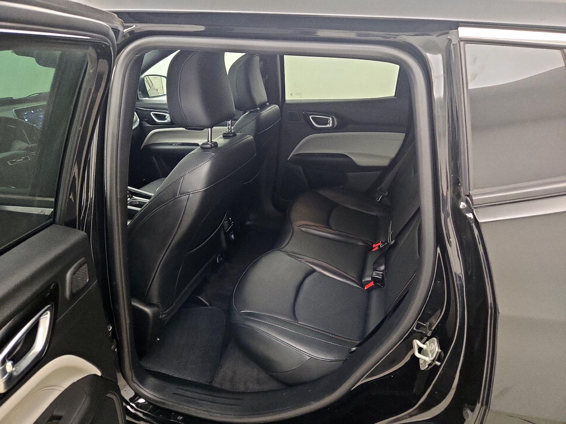 Thumbnail: 2023 Jeep Compass - 20