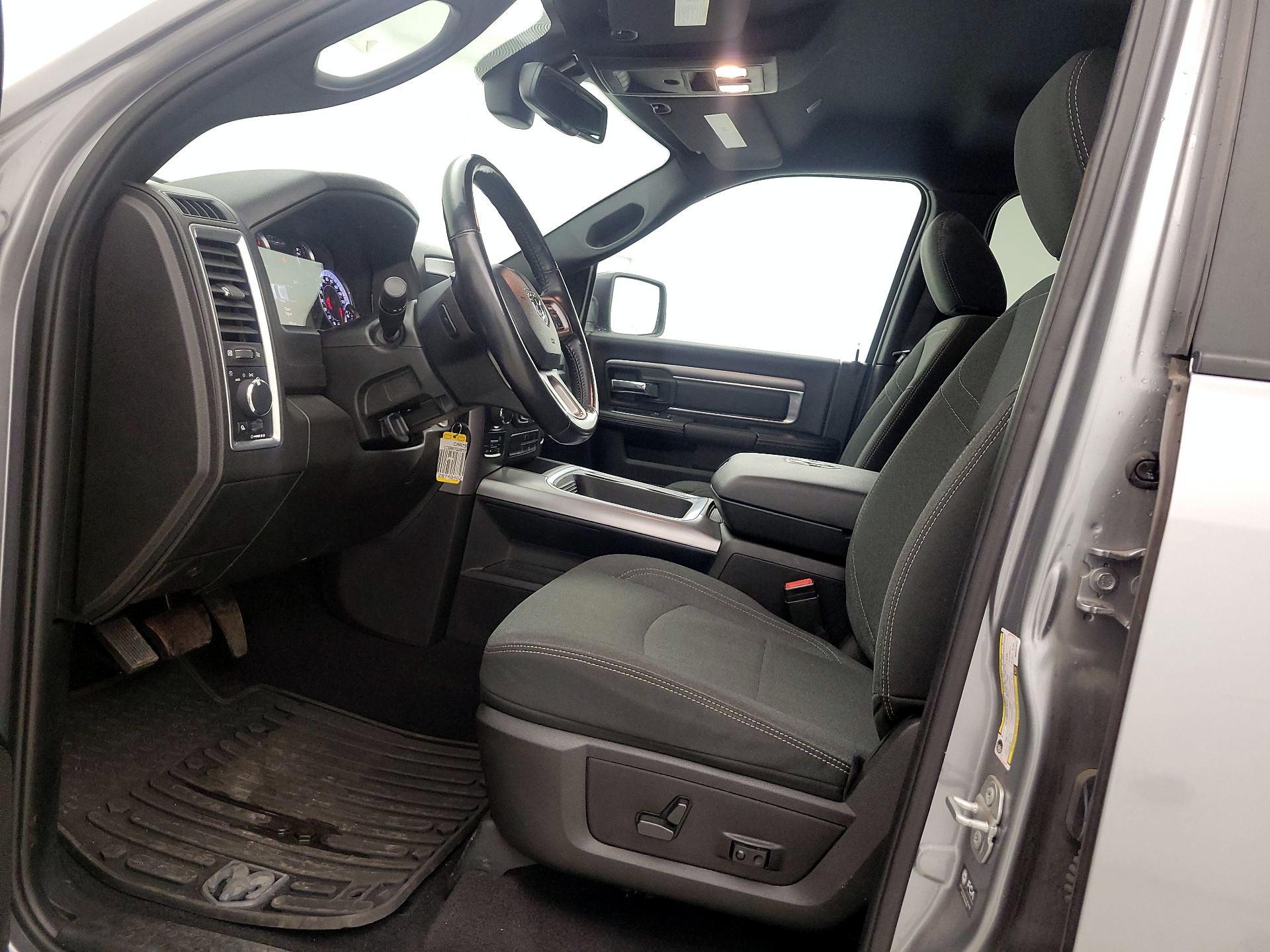 Thumbnail: 2021 RAM 1500 Classic - 11