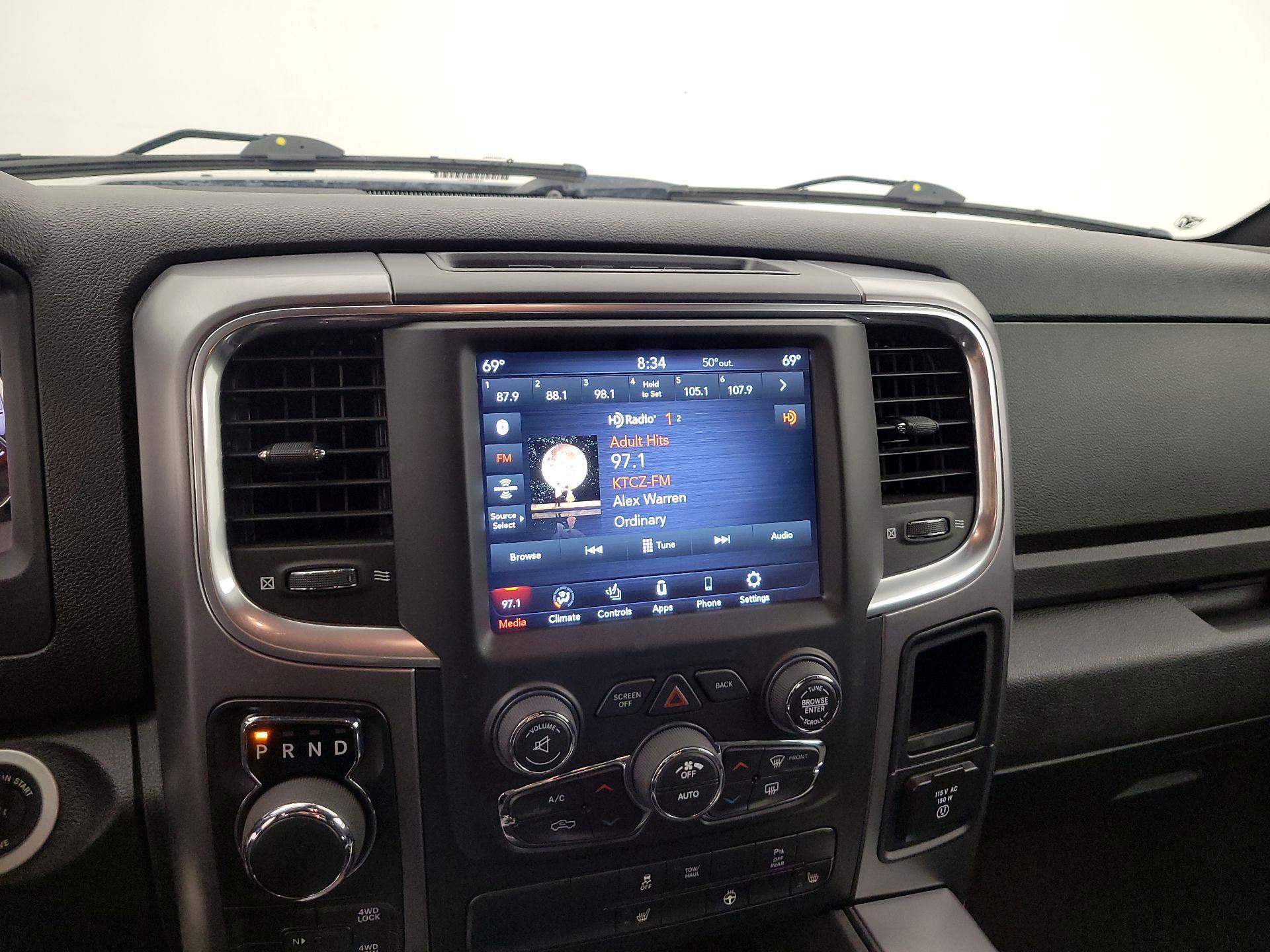 Thumbnail: 2021 RAM 1500 Classic - 15