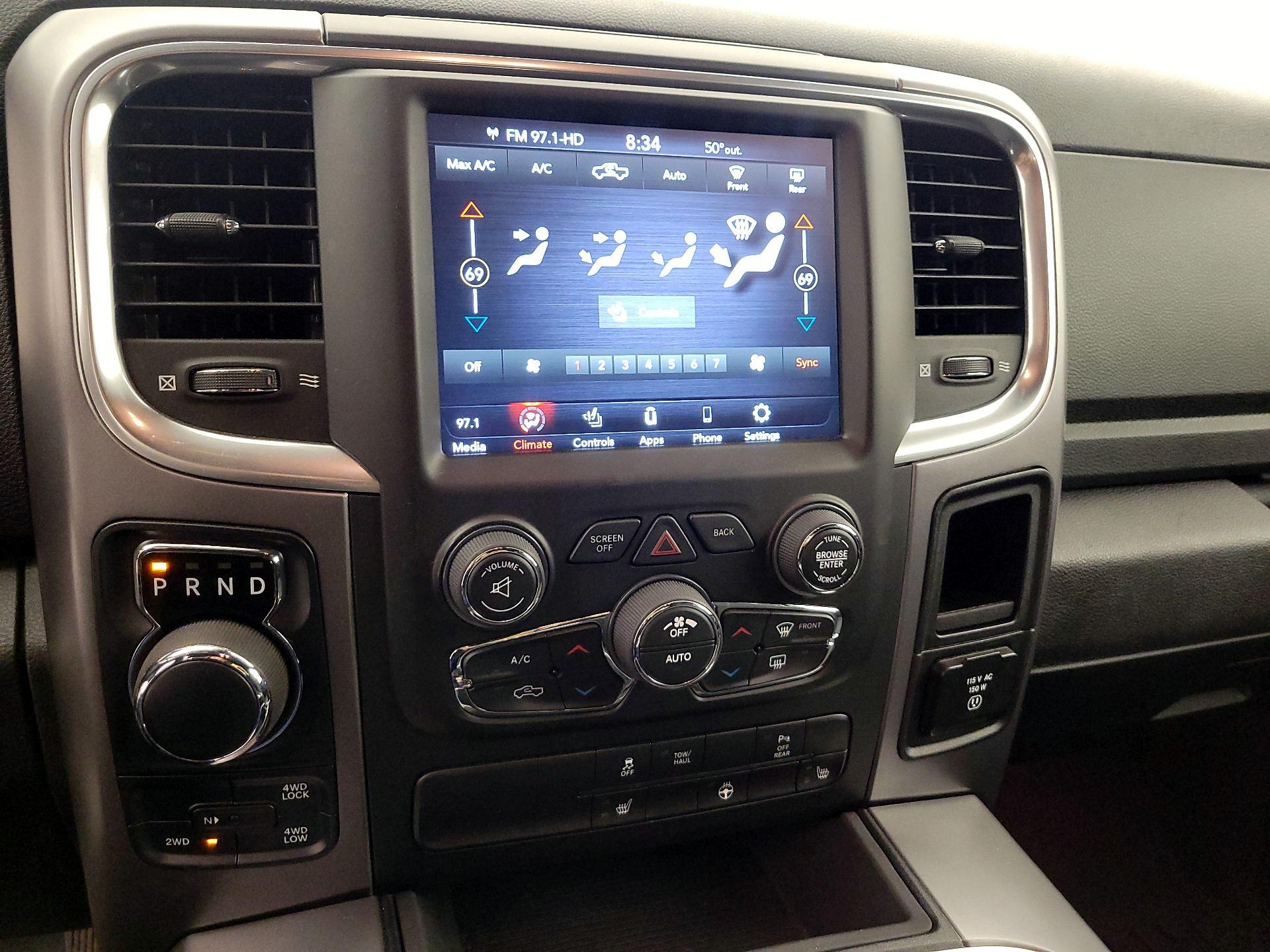 Thumbnail: 2021 RAM 1500 Classic - 16