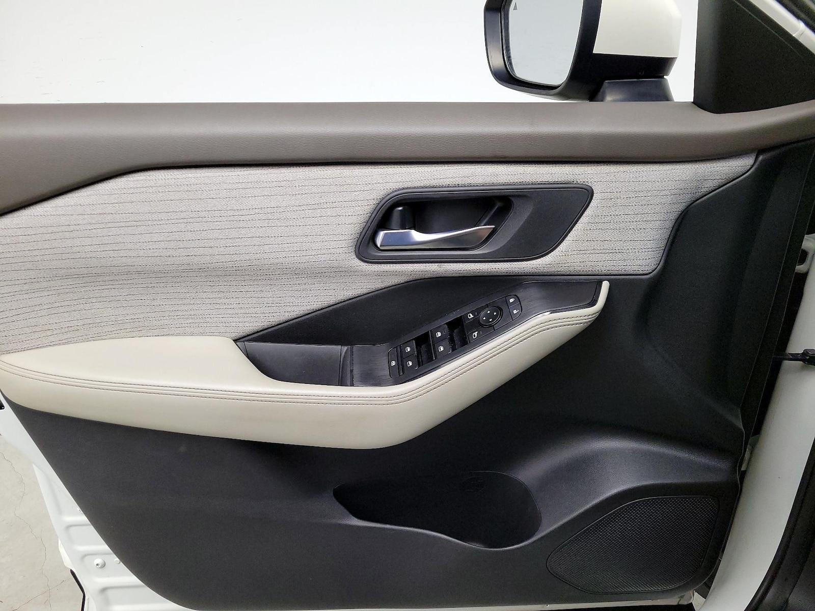 2021 Nissan Rogue SV - Photo 13