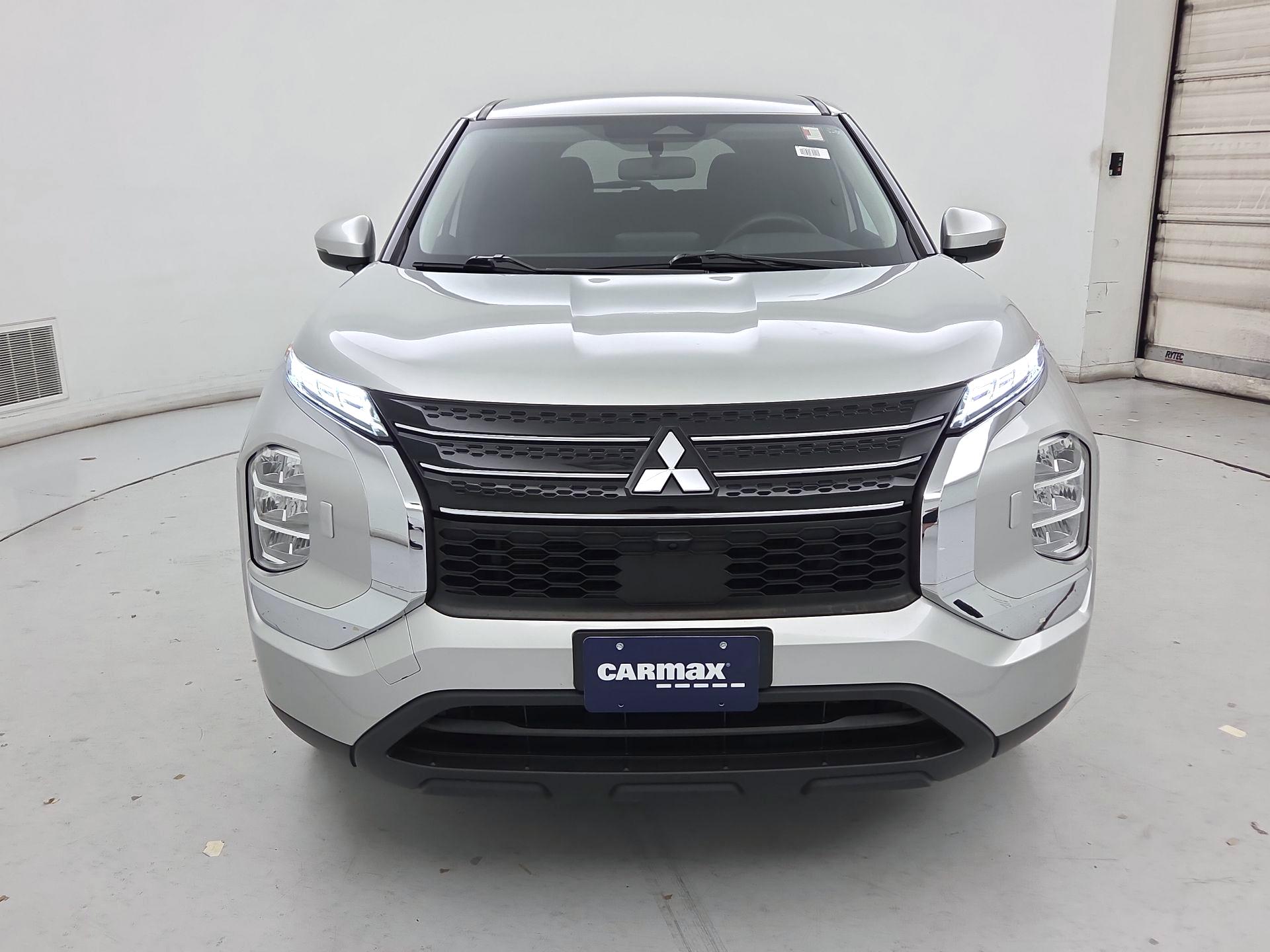 Thumbnail: 2022 Mitsubishi Outlander - 2