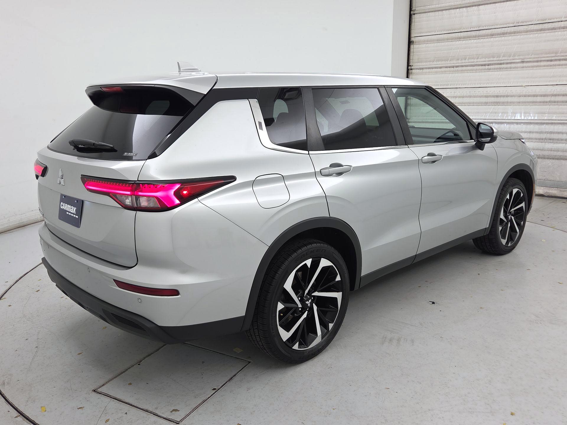 Thumbnail: 2022 Mitsubishi Outlander - 5