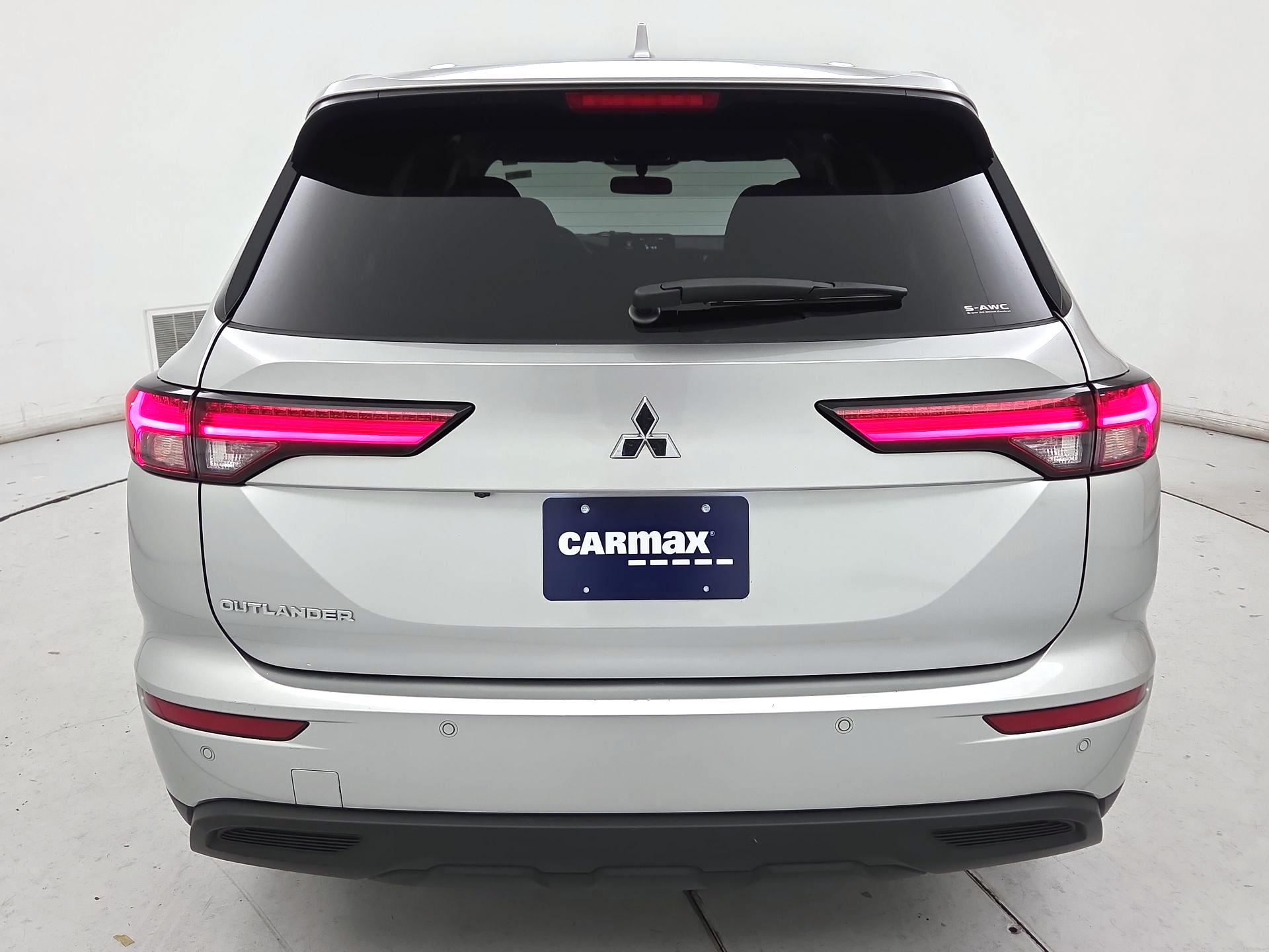 Thumbnail: 2022 Mitsubishi Outlander - 6