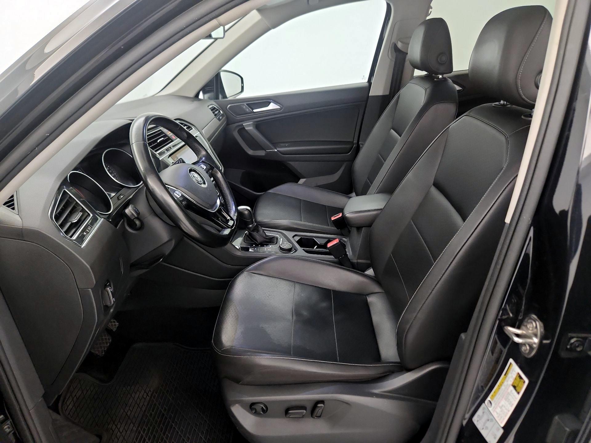 Thumbnail: 2018 Volkswagen Tiguan - 11
