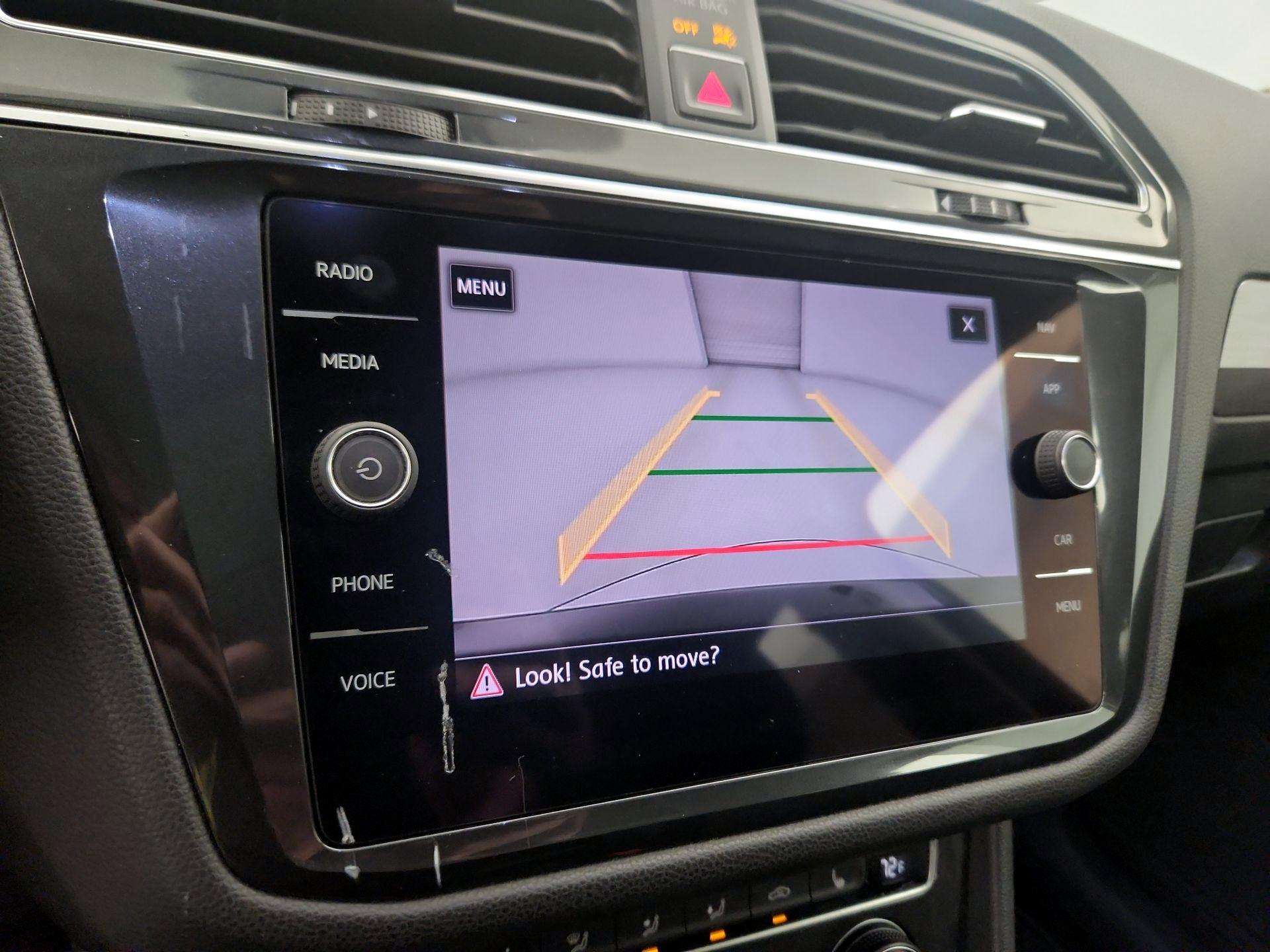 Thumbnail: 2018 Volkswagen Tiguan - 15