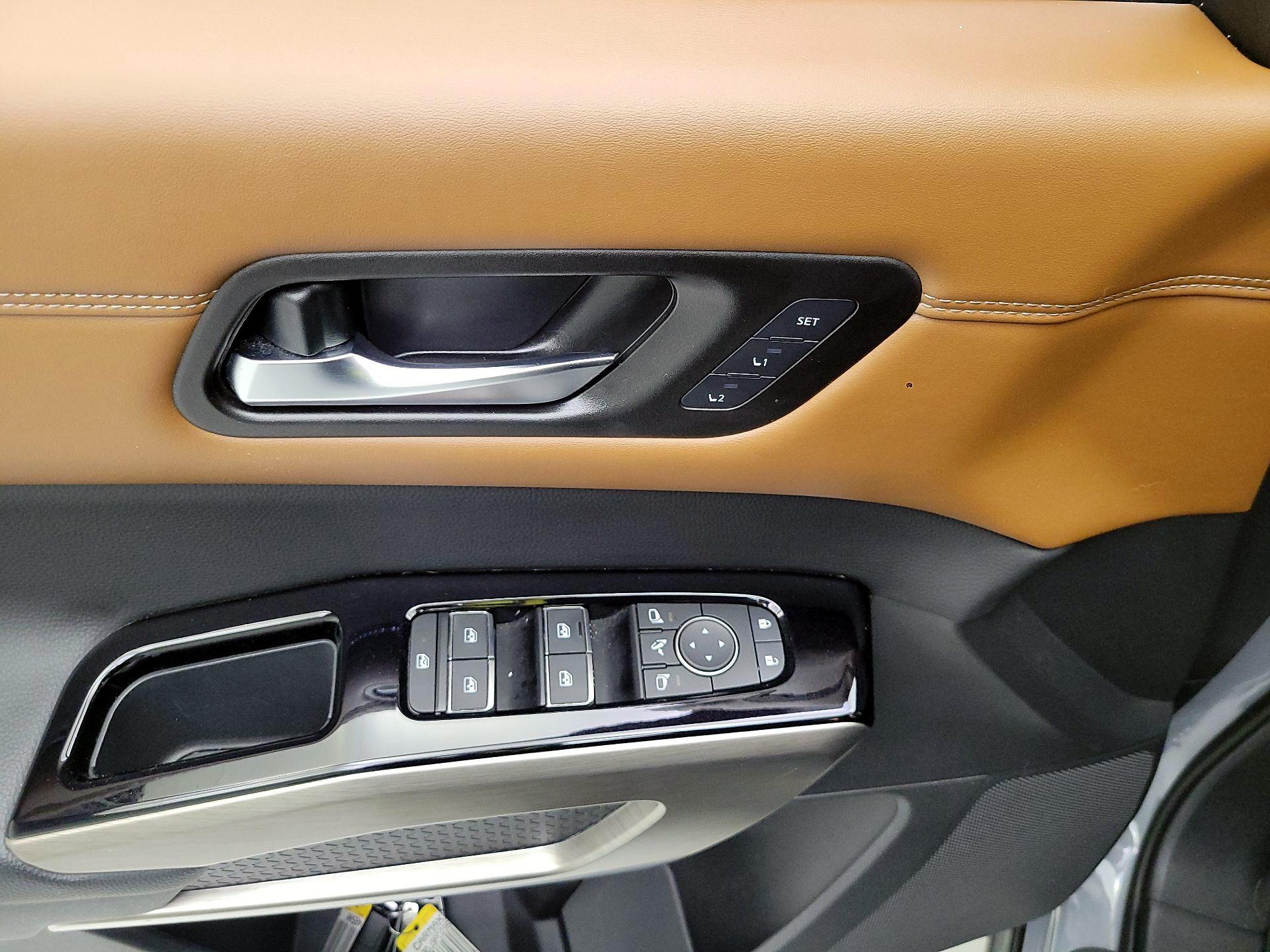 Thumbnail: 2023 Nissan Pathfinder - 10
