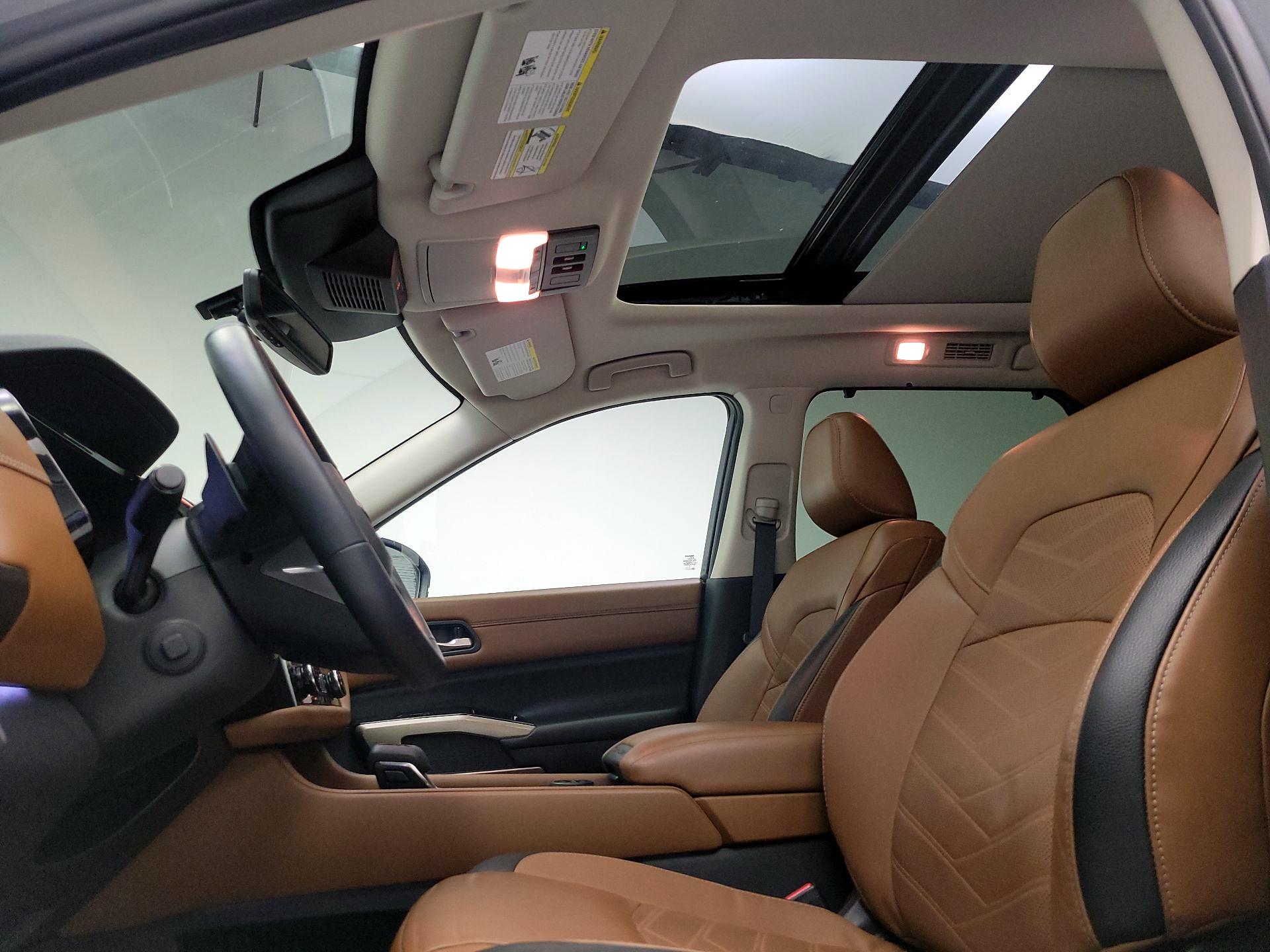 Thumbnail: 2023 Nissan Pathfinder - 18