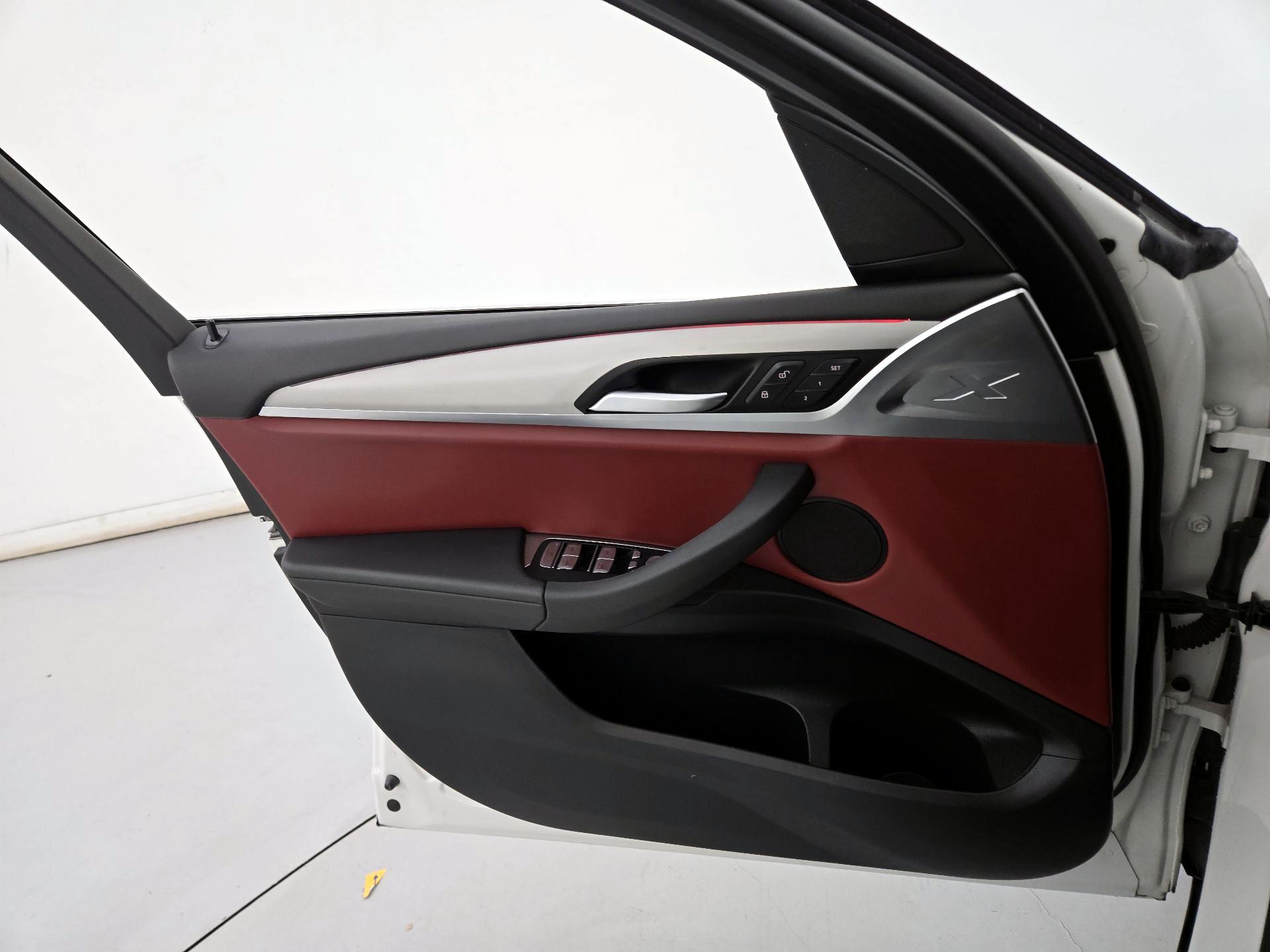 Thumbnail: 2022 BMW X3 - 12