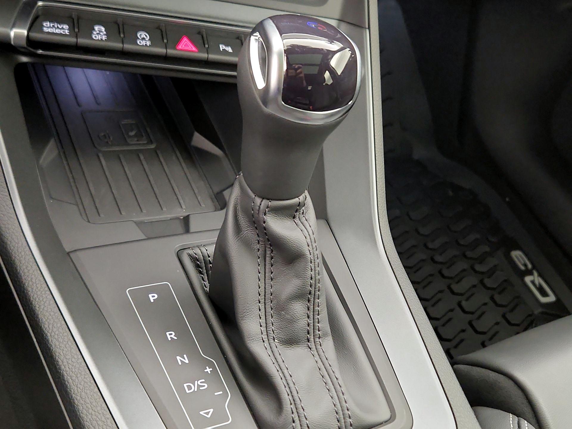 Thumbnail: 2025 Audi Q3 - 17