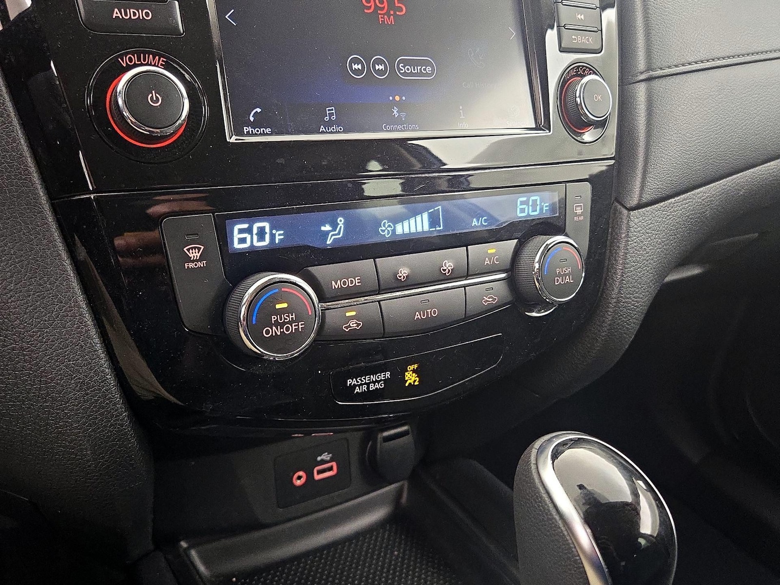 2019 Nissan Rogue SV - Photo 17