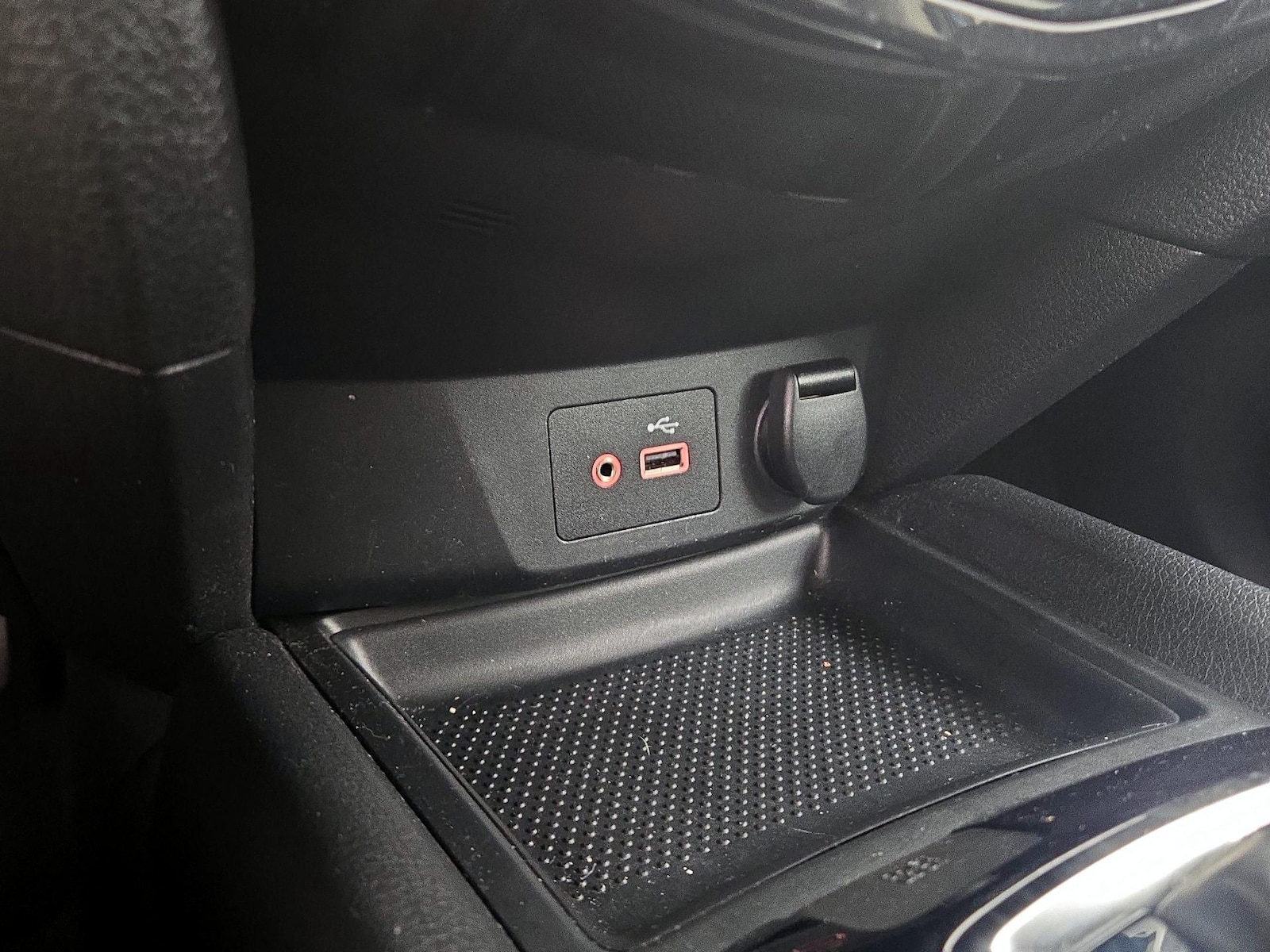 2019 Nissan Rogue SV - Photo 19