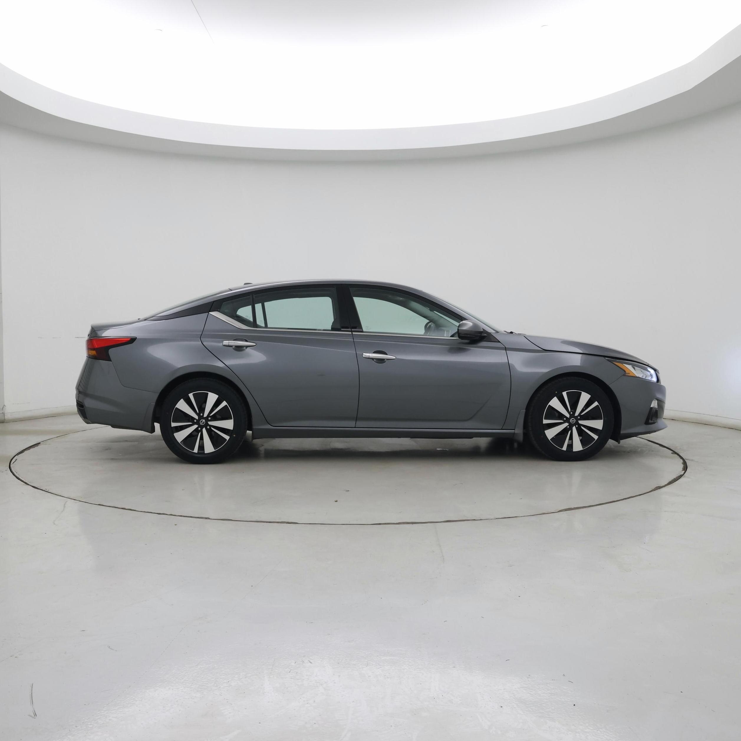 Thumbnail: 2020 Nissan Altima - 7