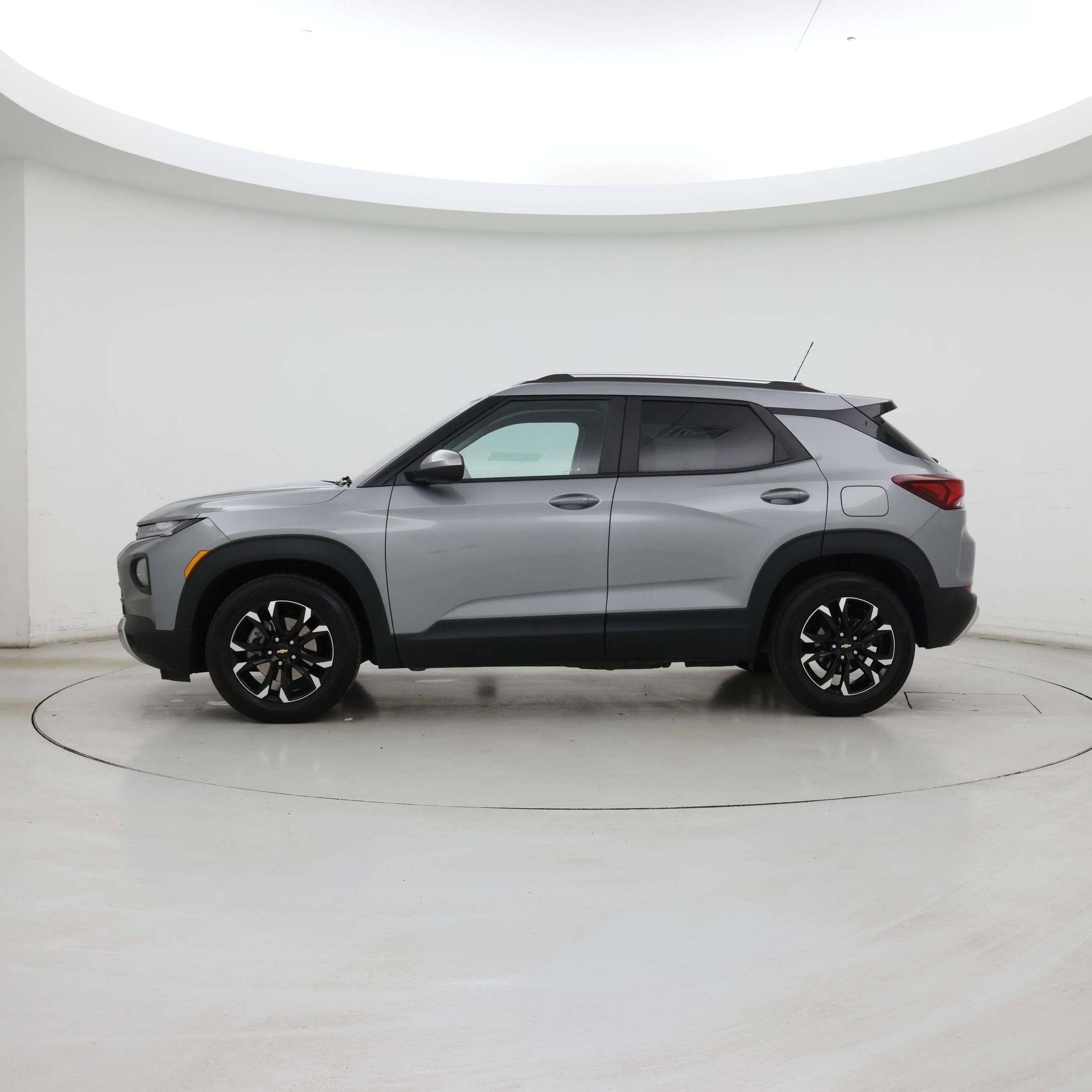 Thumbnail: 2023 Chevrolet TrailBlazer - 3