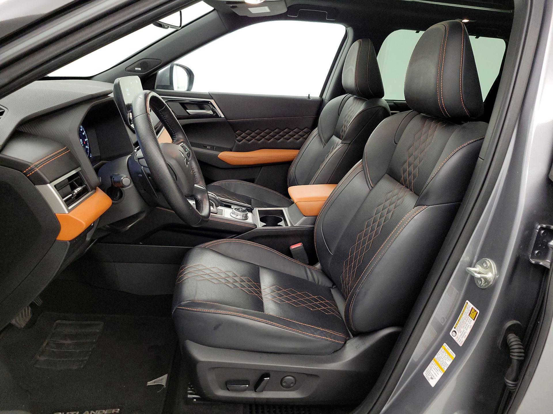 Thumbnail: 2022 Mitsubishi Outlander - 11