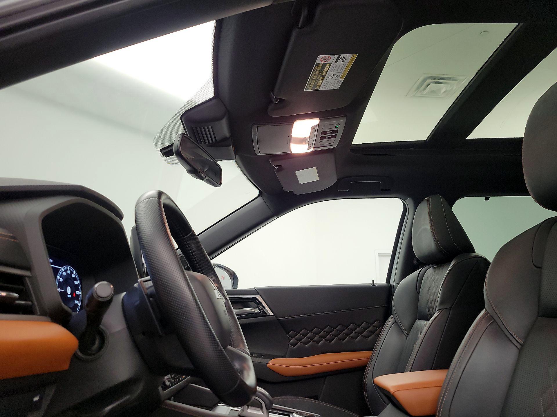 Thumbnail: 2022 Mitsubishi Outlander - 20
