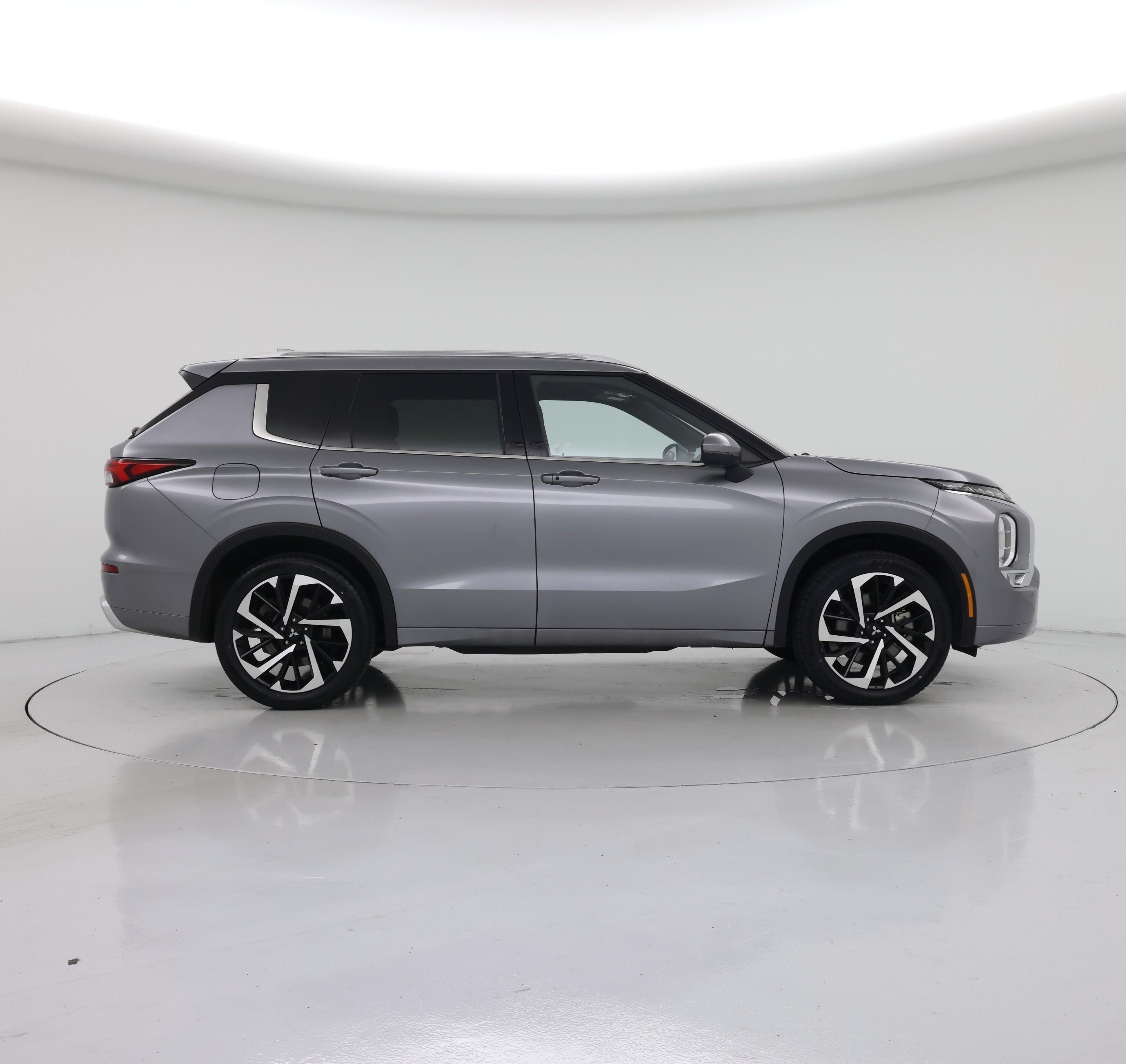 Thumbnail: 2022 Mitsubishi Outlander - 7