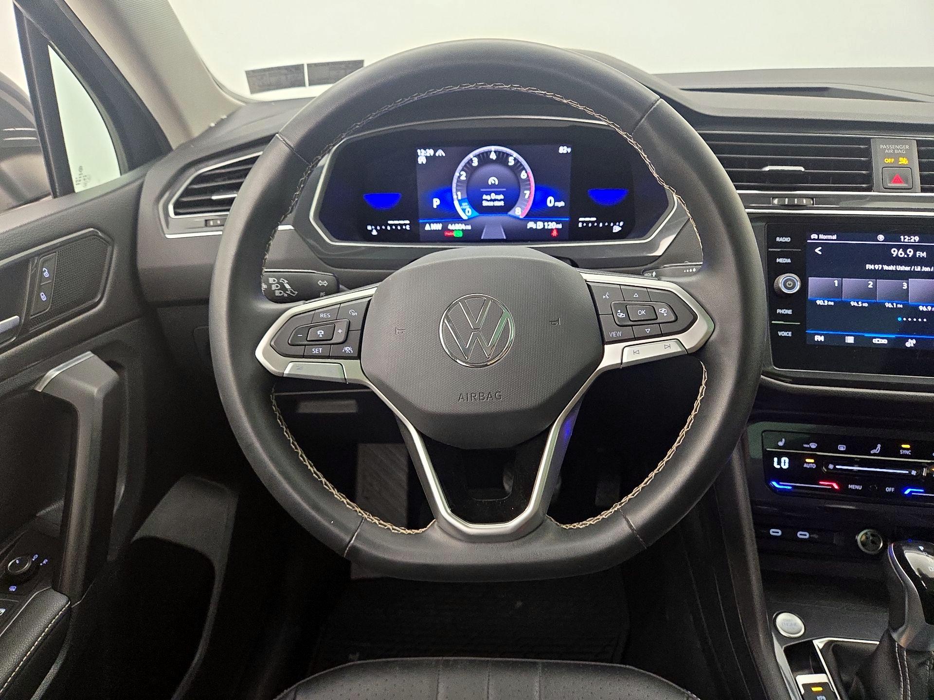 Thumbnail: 2022 Volkswagen Tiguan - 10