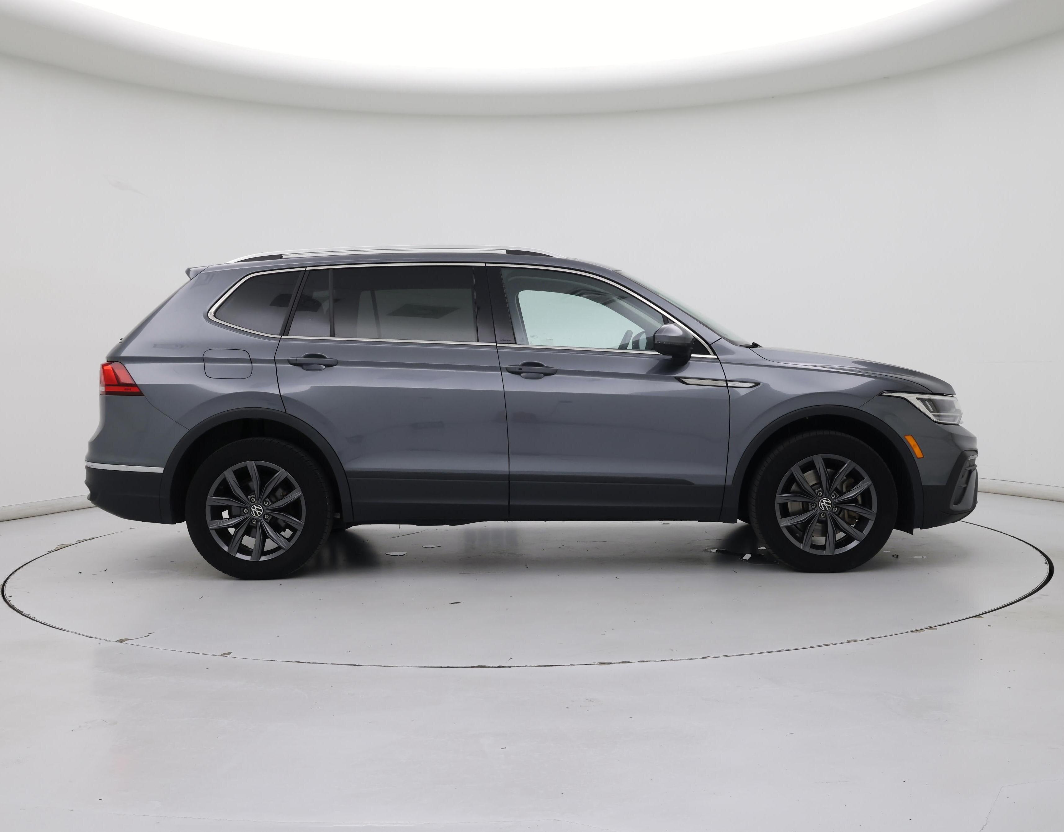 Thumbnail: 2022 Volkswagen Tiguan - 7