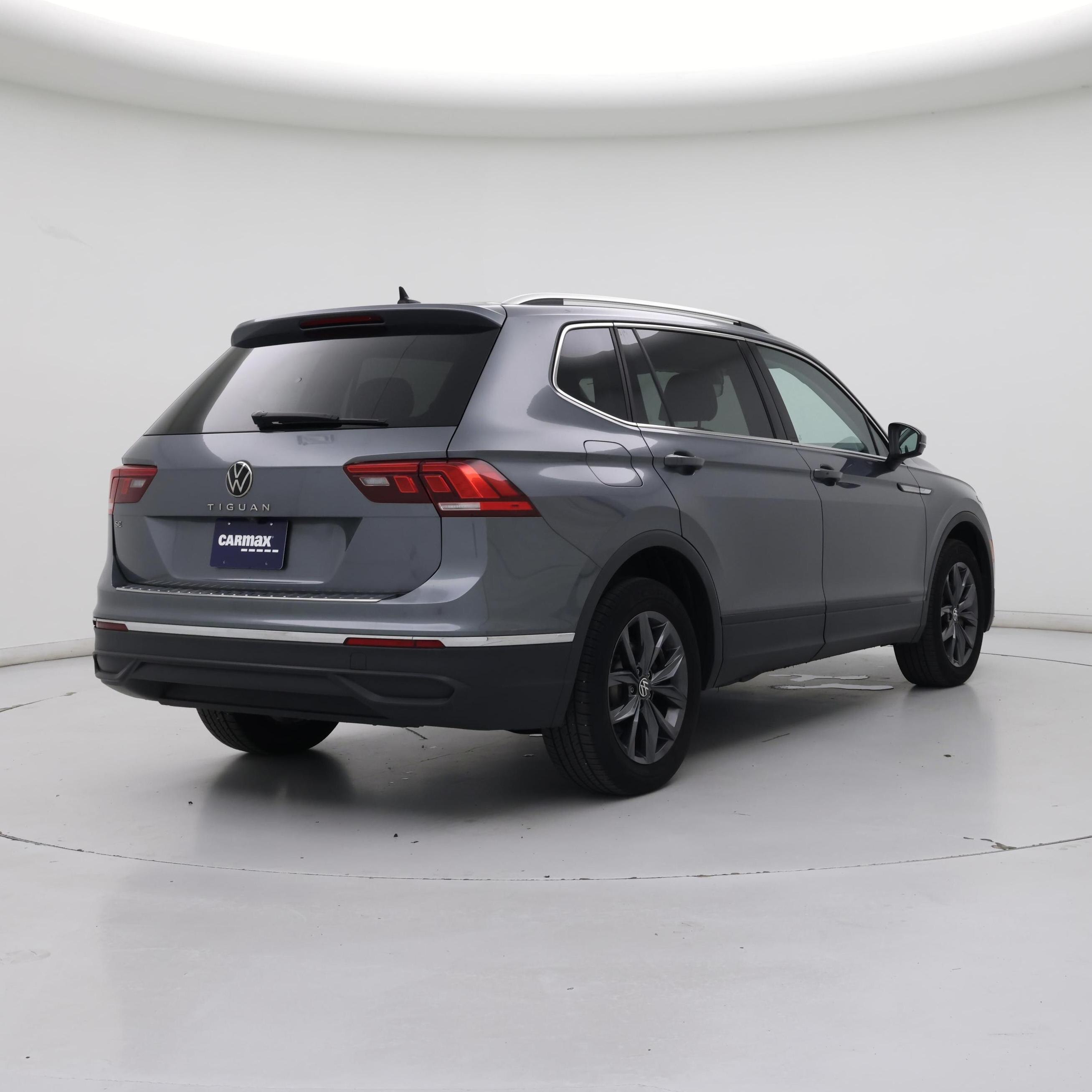 Thumbnail: 2022 Volkswagen Tiguan - 8