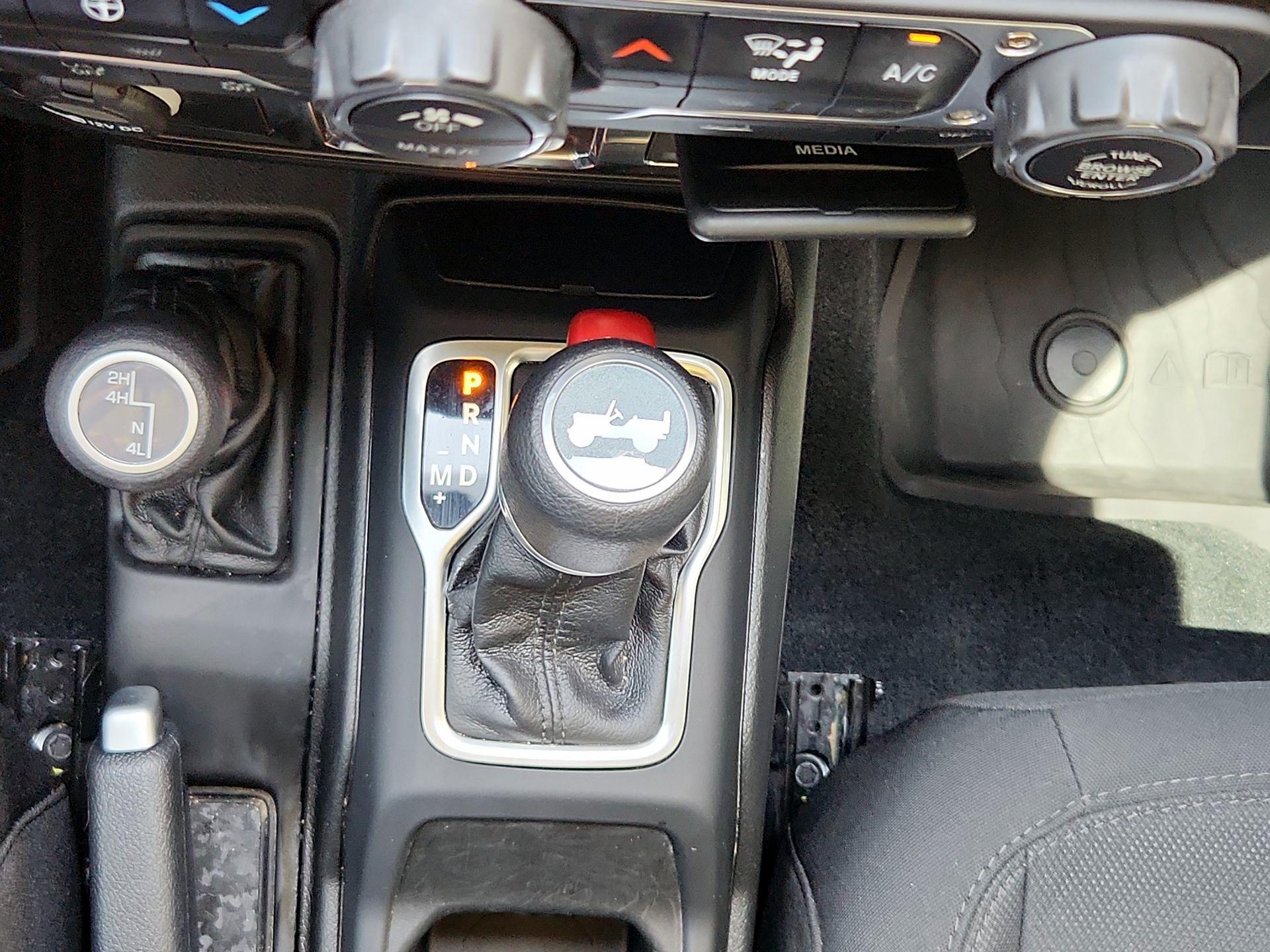 Thumbnail: 2022 Jeep Wrangler - 17
