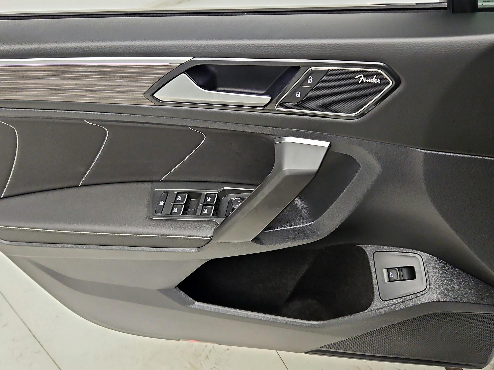 Thumbnail: 2022 Volkswagen Tiguan - 12