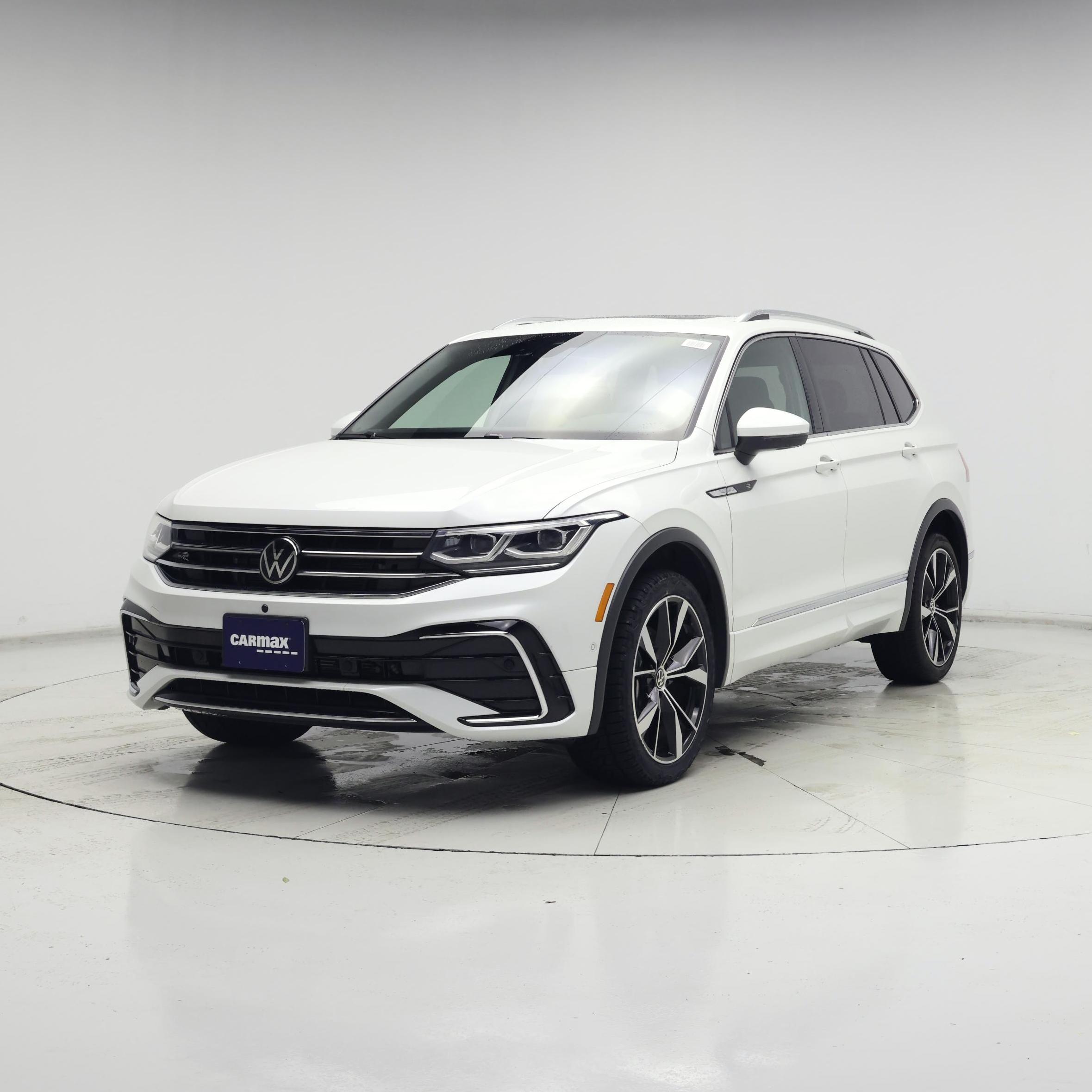 Thumbnail: 2022 Volkswagen Tiguan - 4