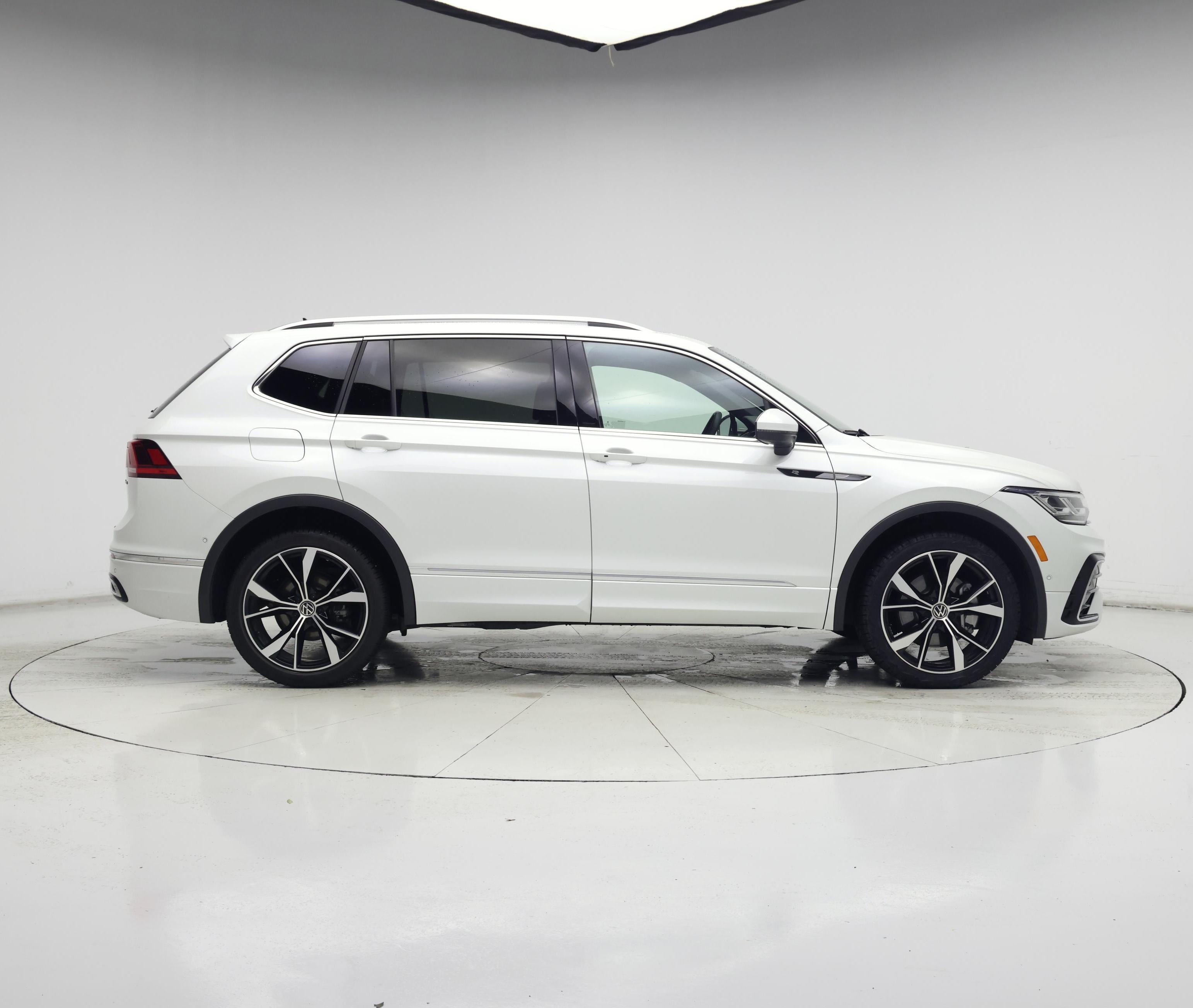 Thumbnail: 2022 Volkswagen Tiguan - 7