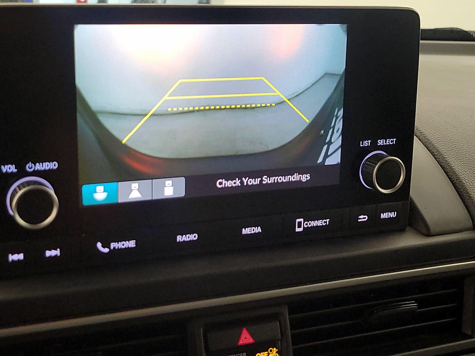 2023 Honda Pilot LX - Photo 14