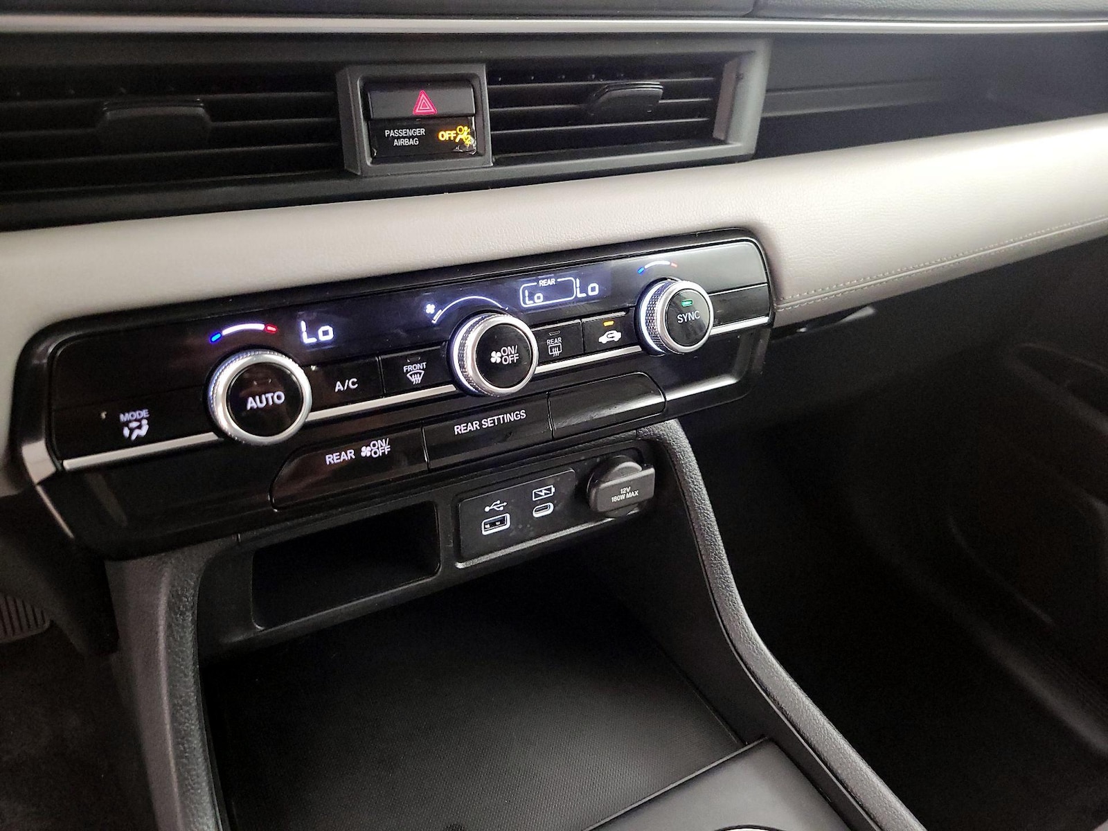 2023 Honda Pilot LX - Photo 16