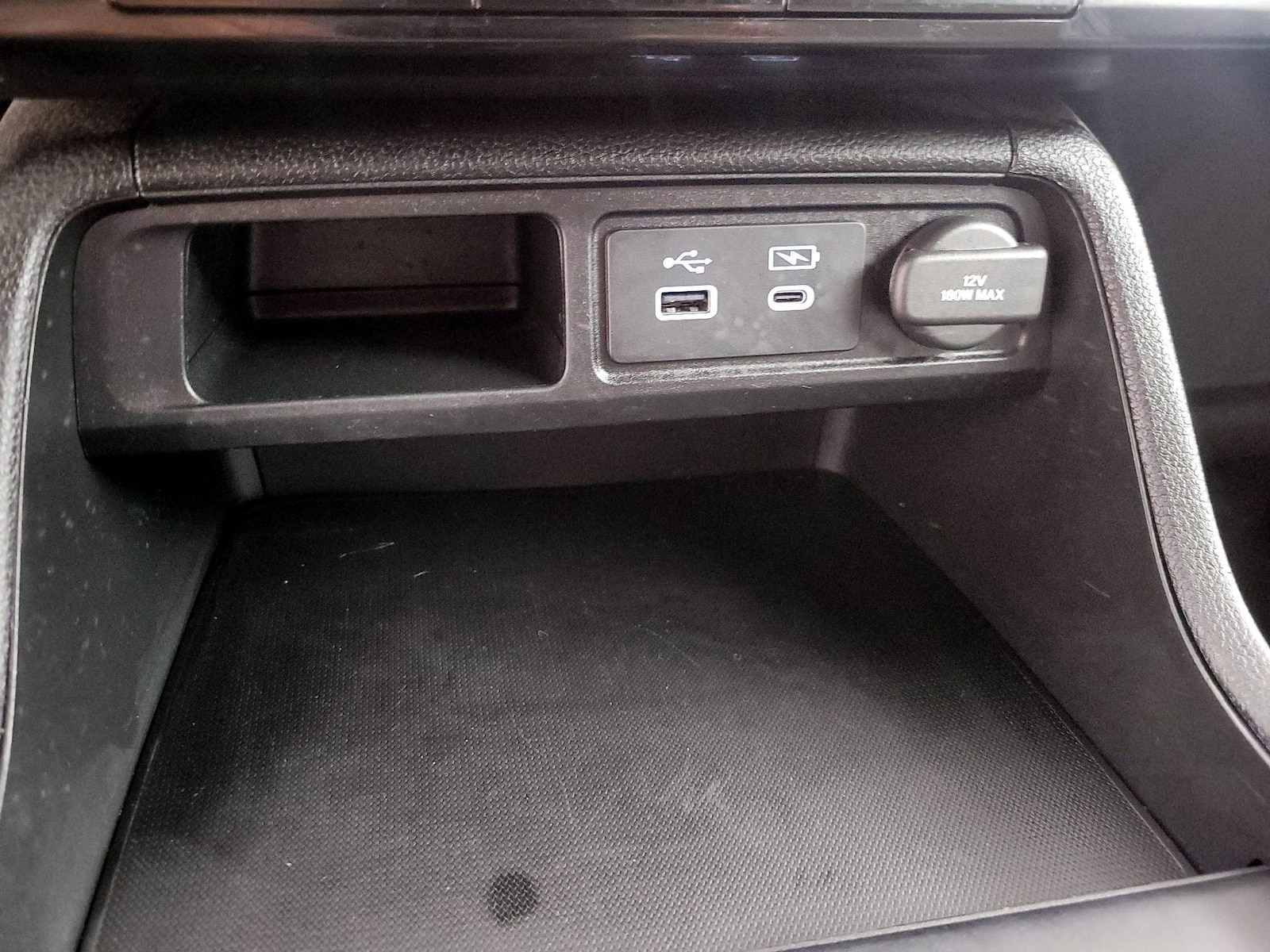 2023 Honda Pilot LX - Photo 18