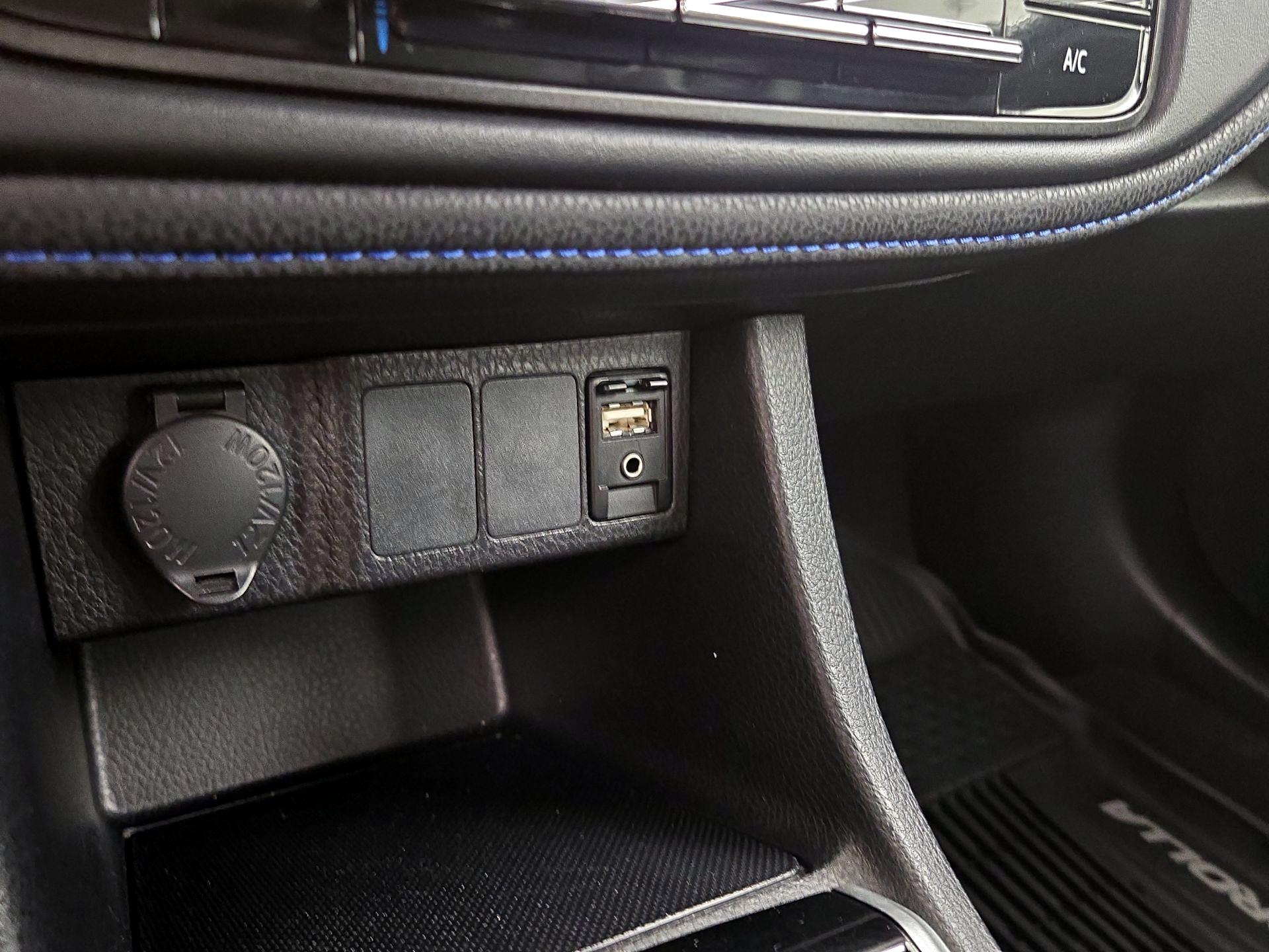 Thumbnail: 2019 Toyota Corolla - 18