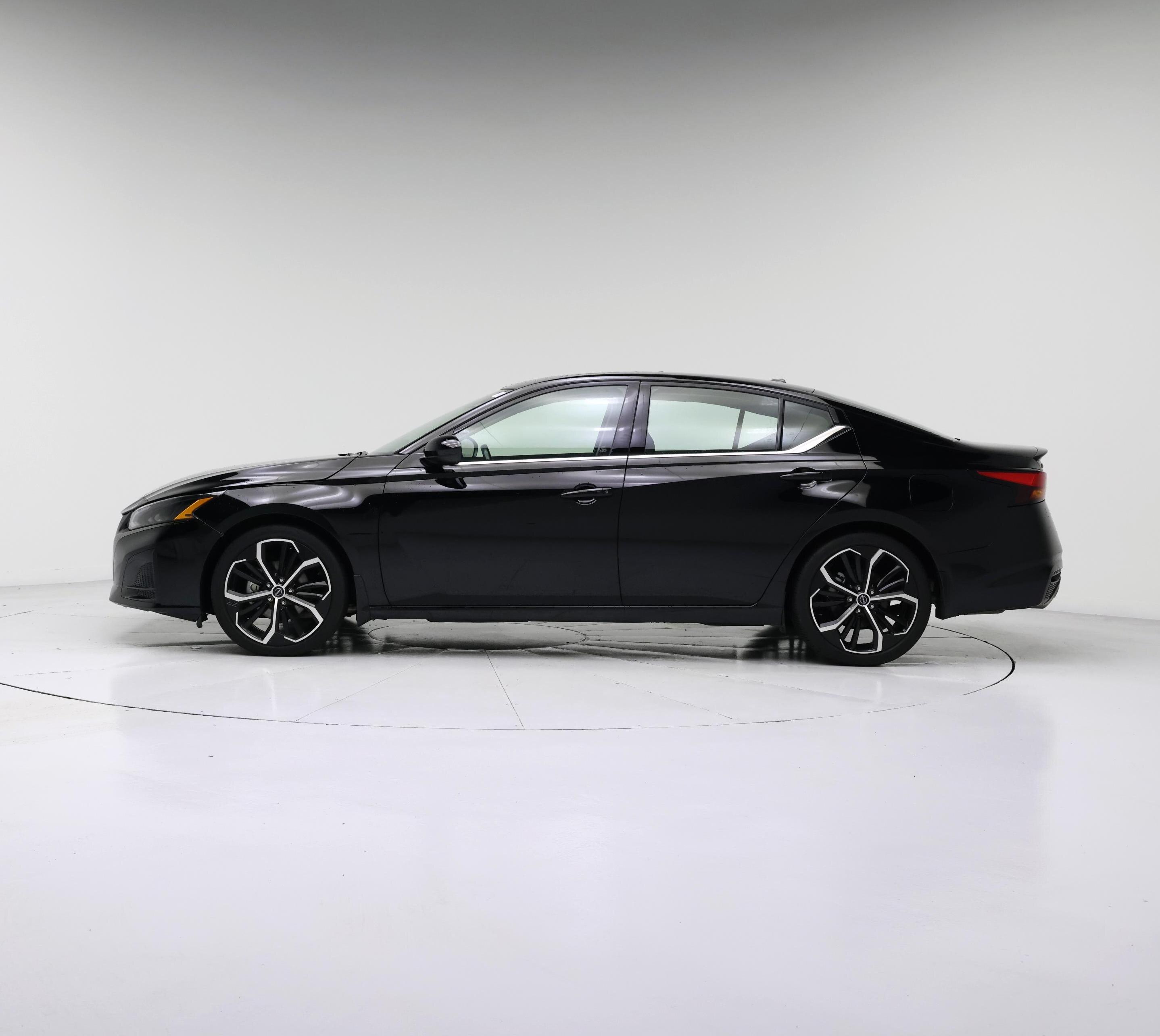 Thumbnail: 2023 Nissan Altima - 3