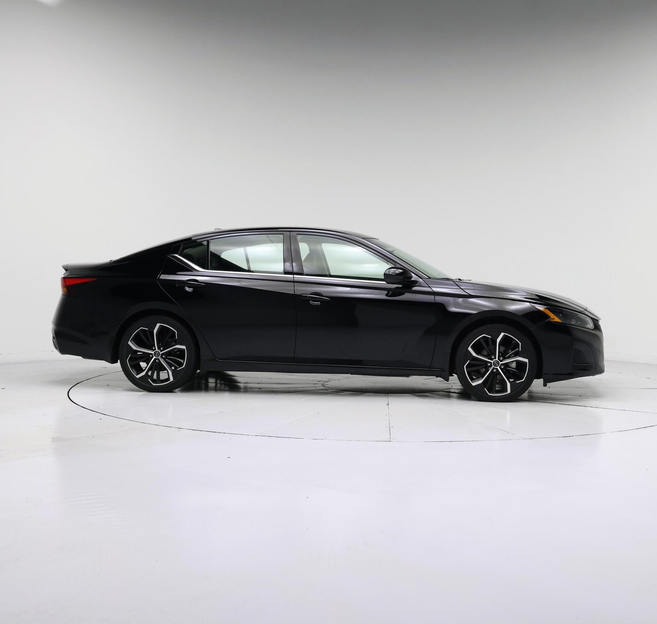 Thumbnail: 2023 Nissan Altima - 7