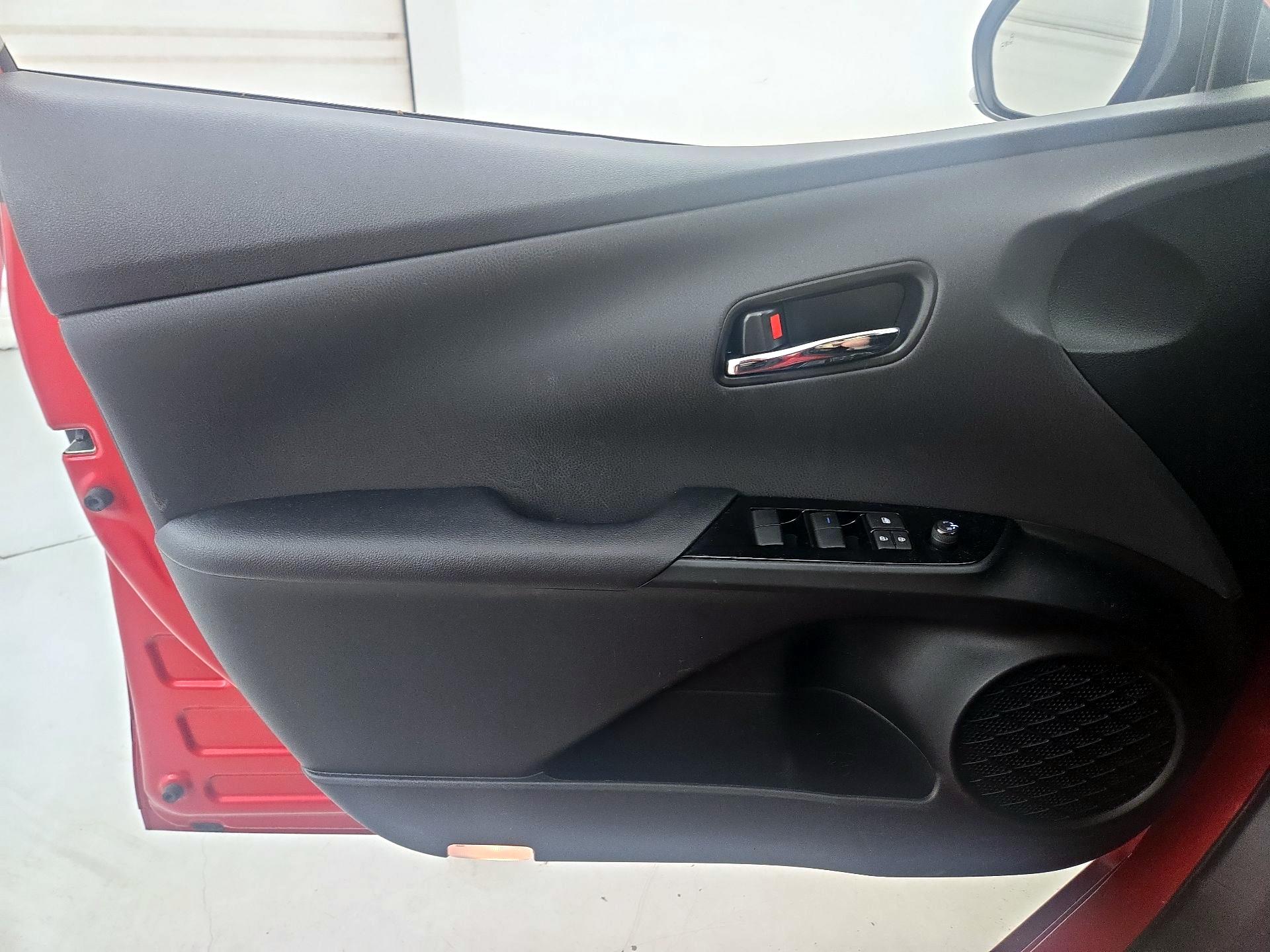 Thumbnail: 2022 Toyota Prius - 12