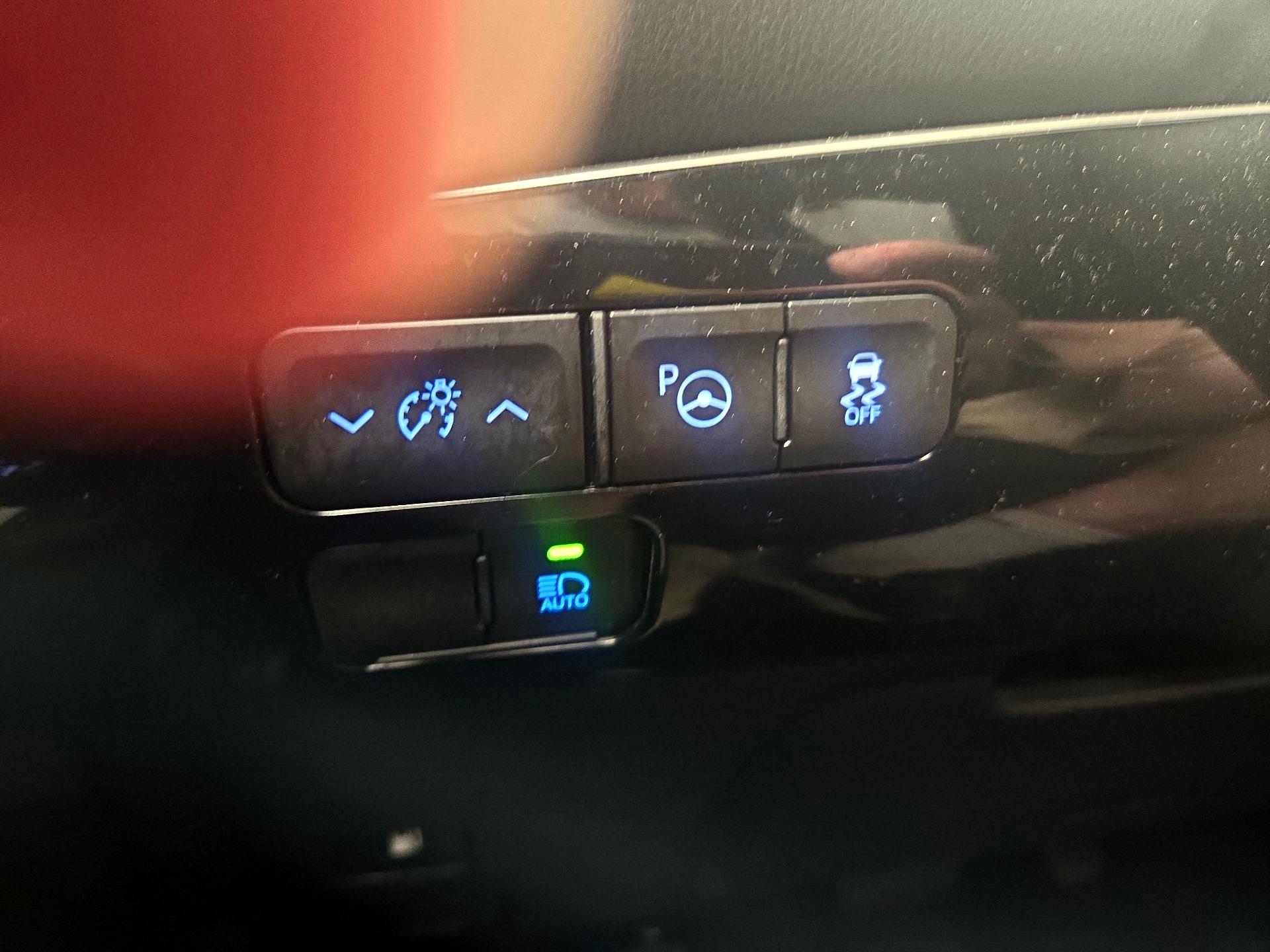 Thumbnail: 2022 Toyota Prius - 13