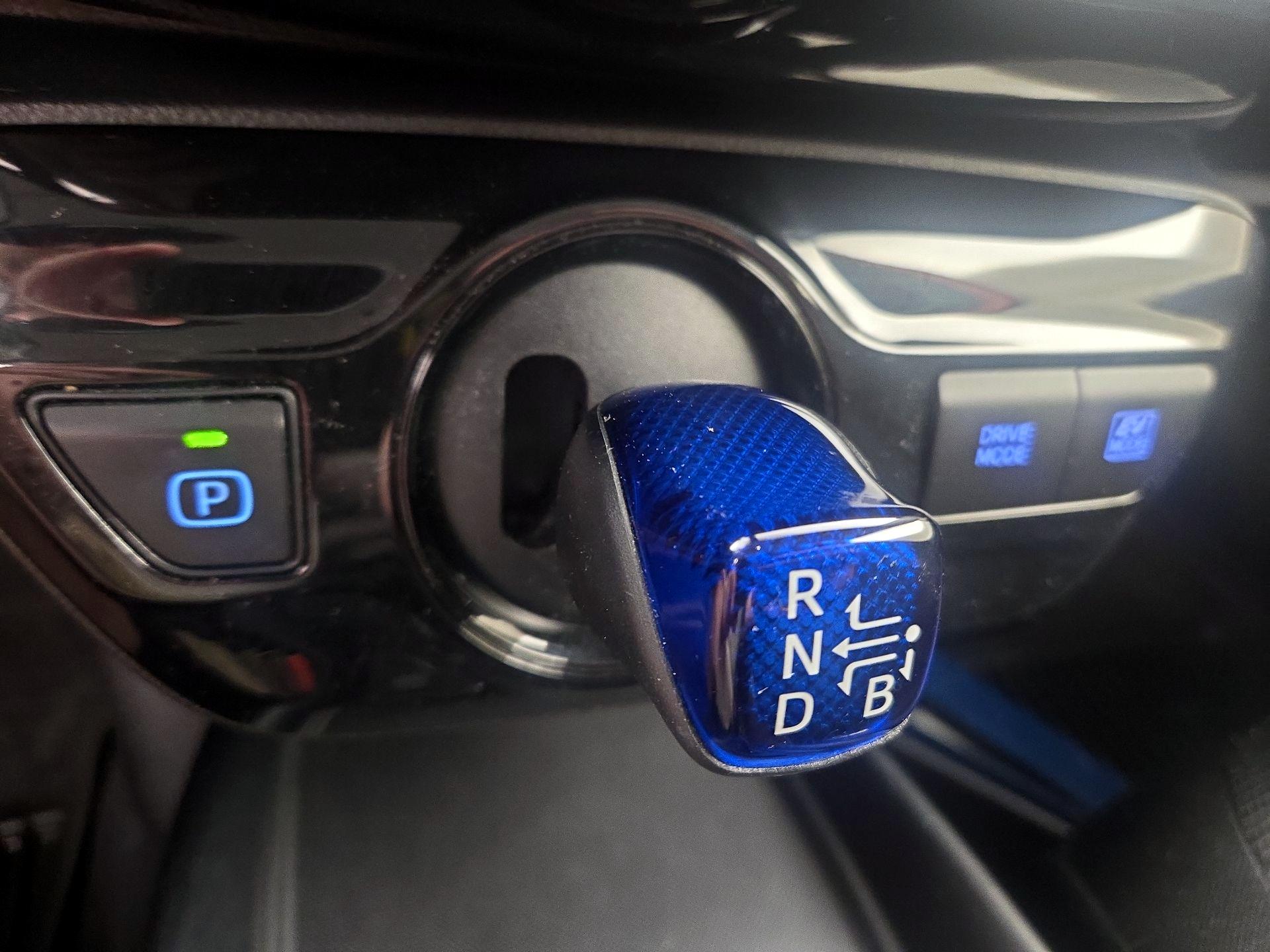 Thumbnail: 2022 Toyota Prius - 17