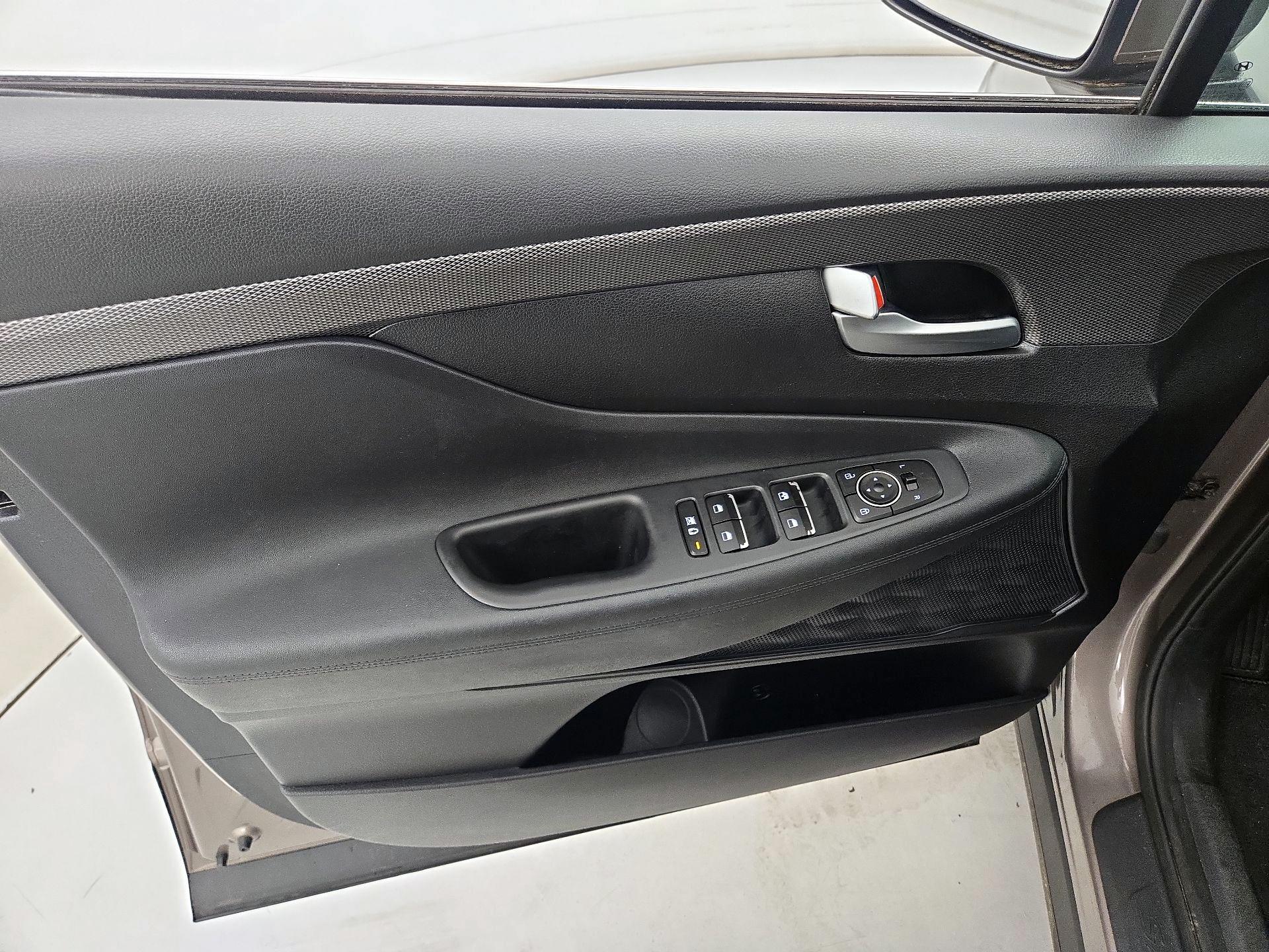 Thumbnail: 2019 Hyundai Santa Fe - 12