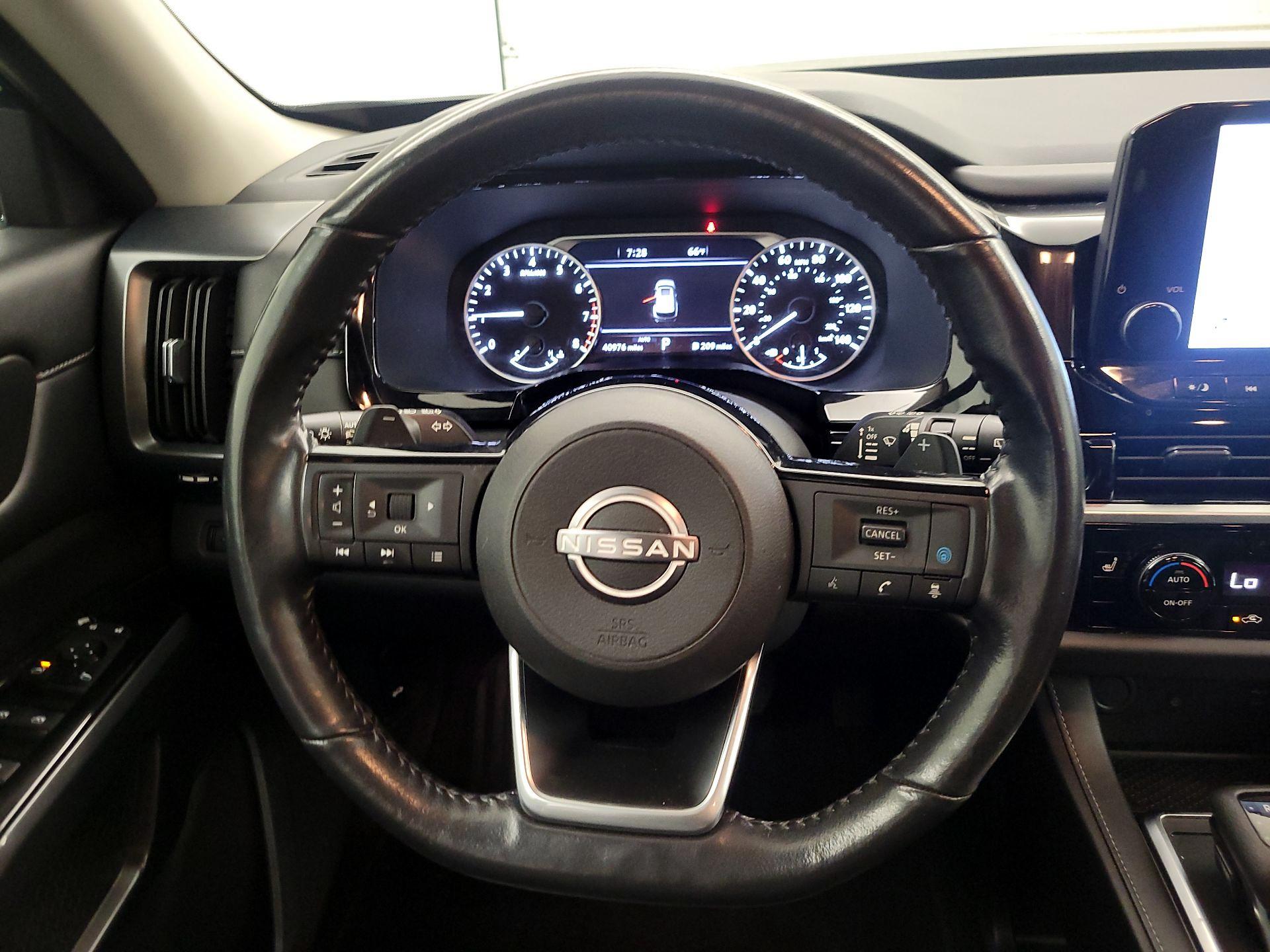 Thumbnail: 2023 Nissan Pathfinder - 10